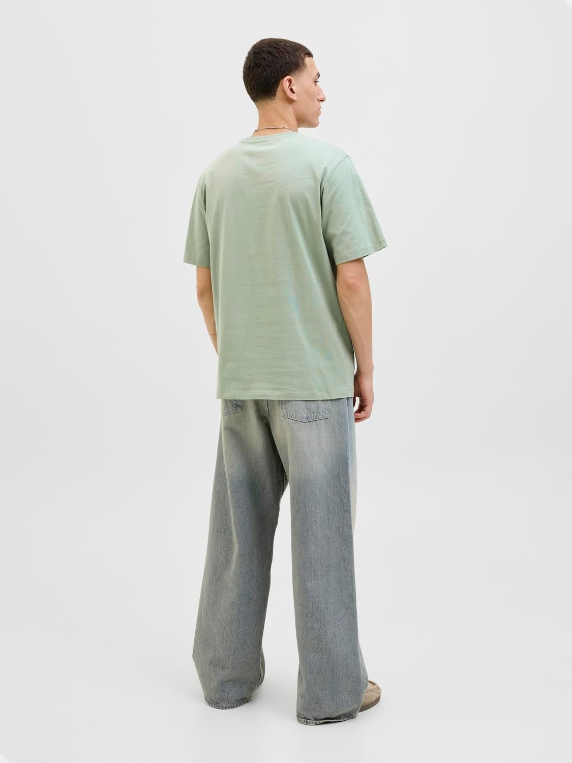 JACK & JONES JJELOGO tee o-neck col in iceberg green - Image 2