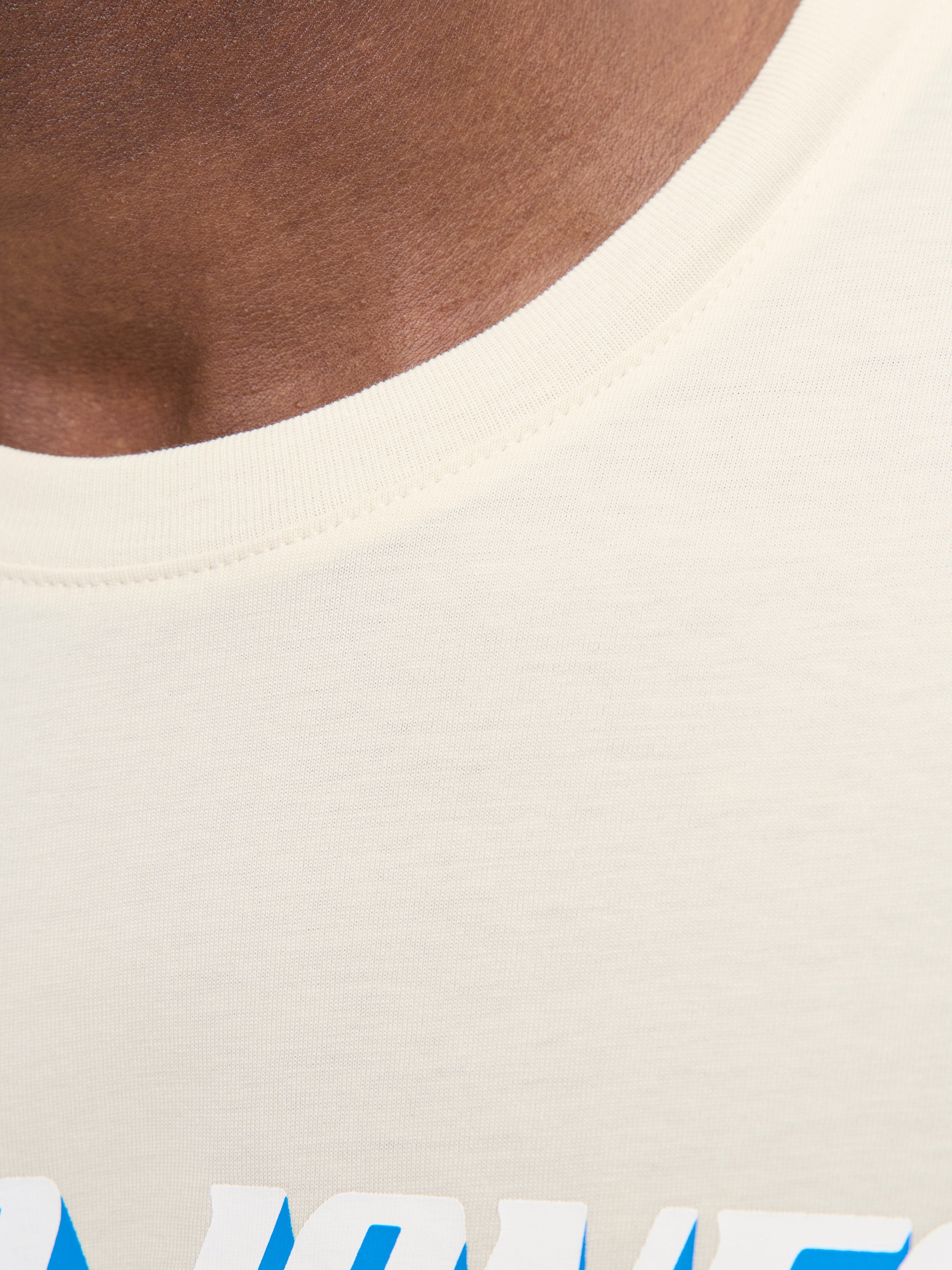 JACK & JONES JJELOGO tee o-neck col in antique white - Image 6