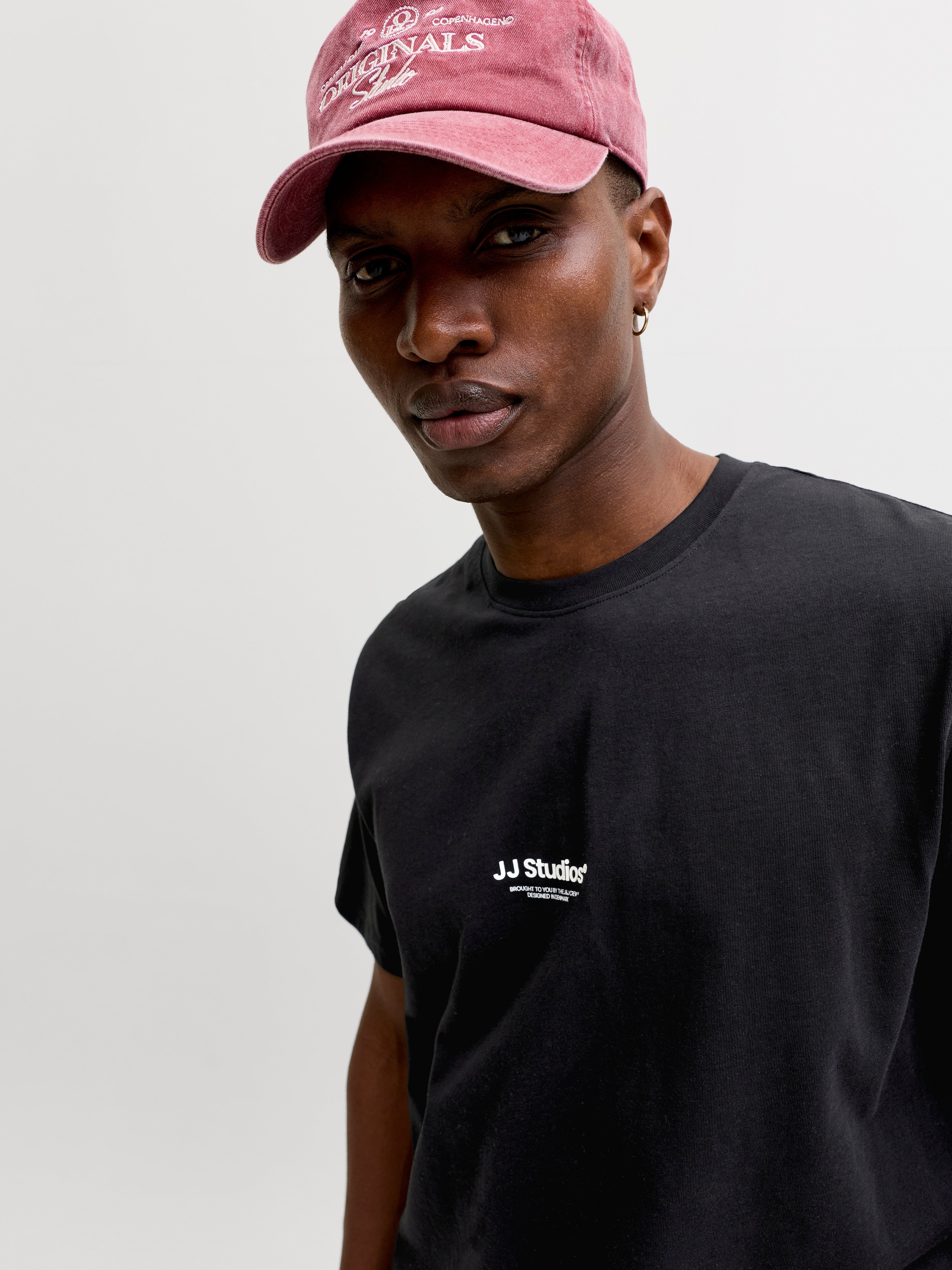JACK & JONES JJESOHO tee crew neck in black - Image 8