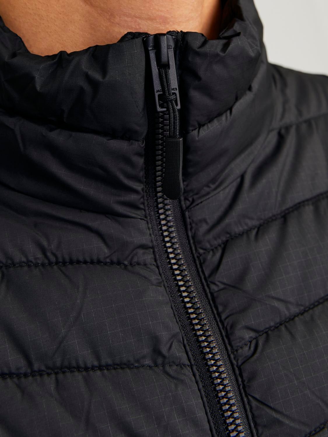 JACK & JONES JJESTATE packable collar - black