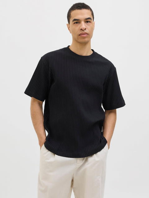 JACK & JONES JJEURBAN edge structure tee in black 1