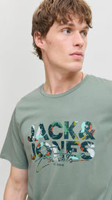 JACK & JONES JJGEPLAS tee crew neck in iceberg green - Image 7