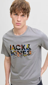 JACK & JONES JJGEPLAS tee crew neck in ultimate grey - Image 7
