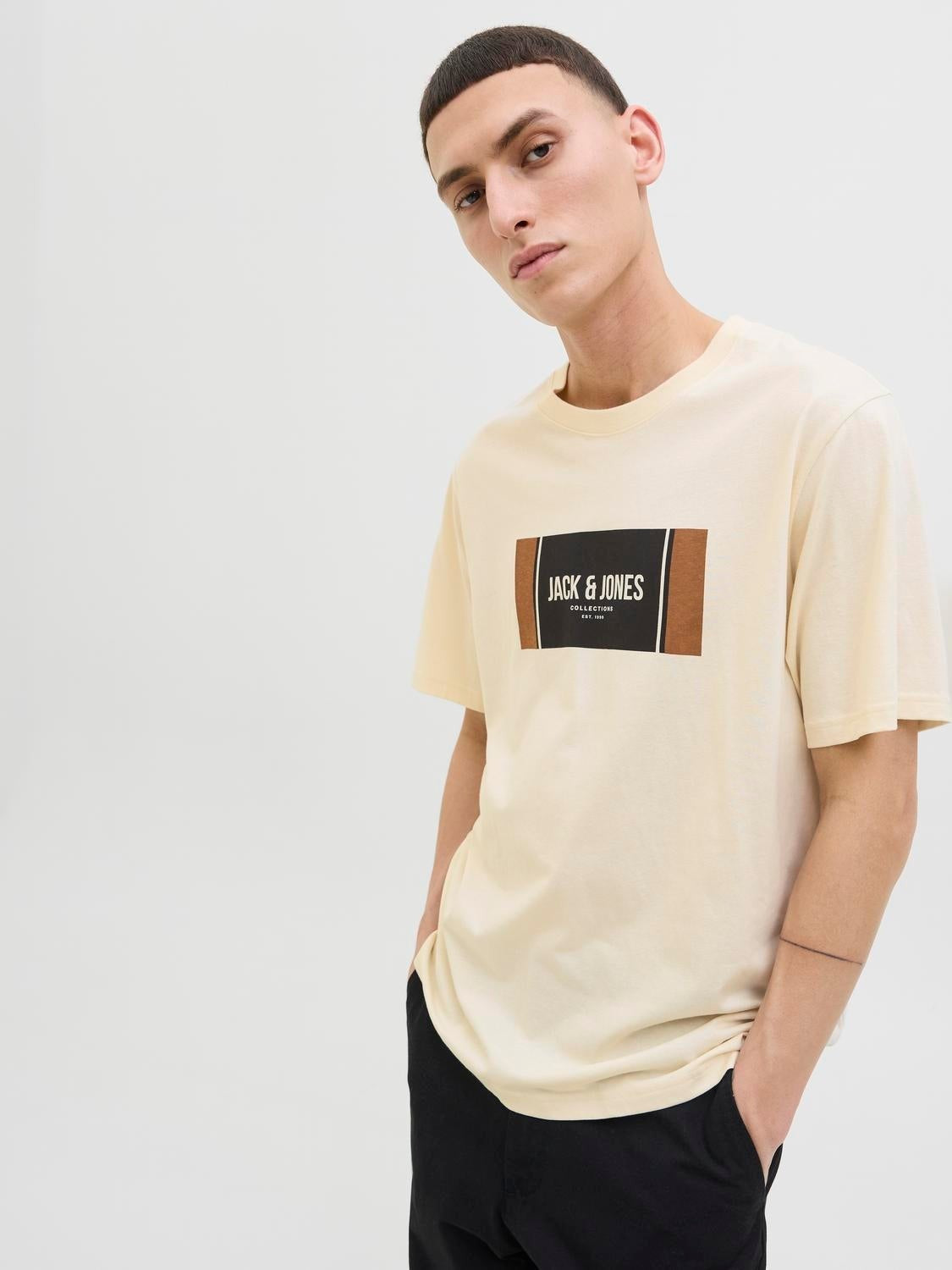 JACK & JONES JJHAYATO tee crew neck in antique white - Image 7