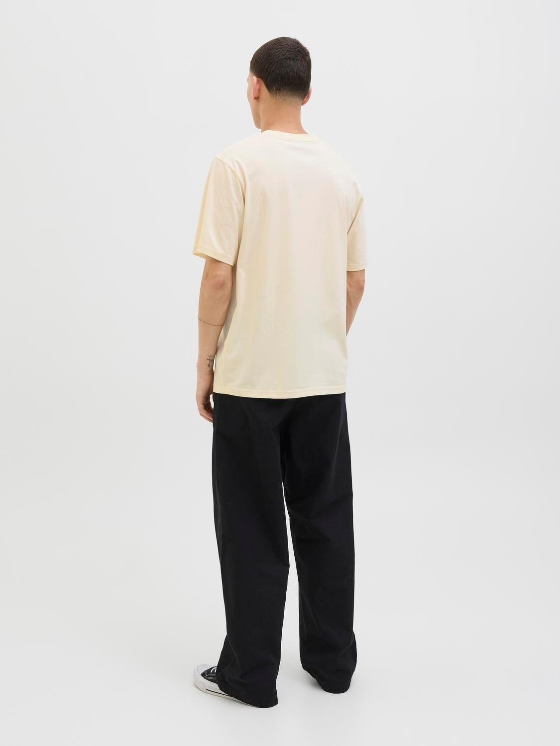 JACK & JONES JJHAYATO tee crew neck in white - Image 2