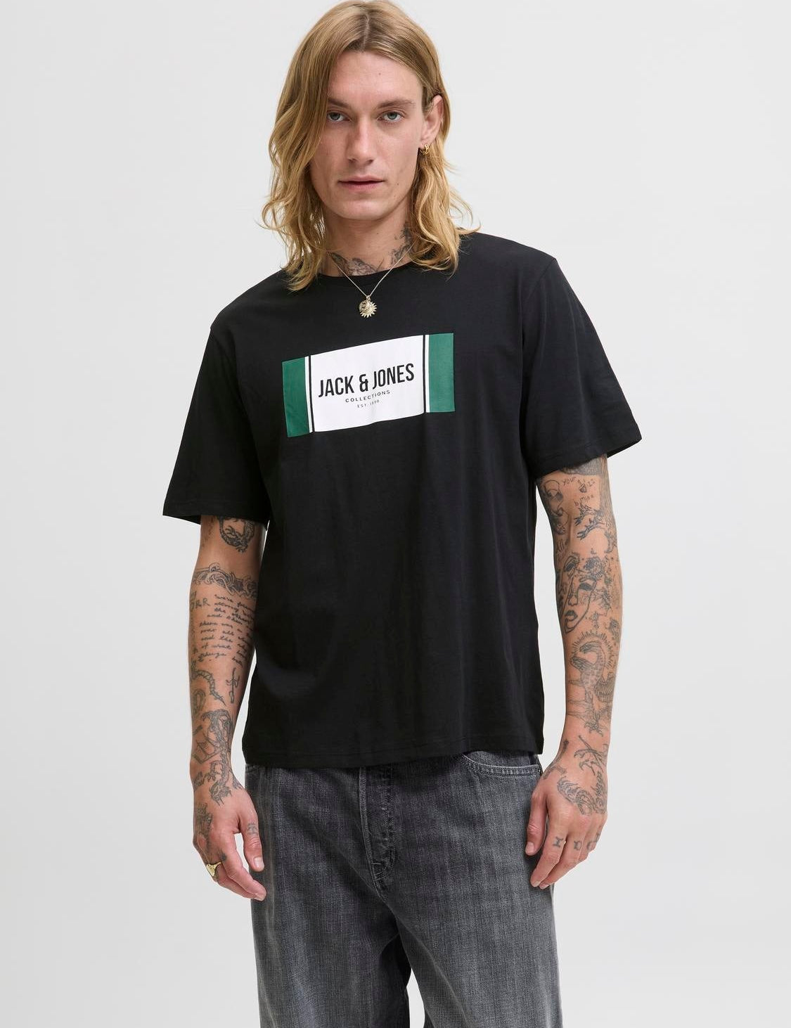 JACK & JONES JJHAYATO tee crew neck in black - Image 1