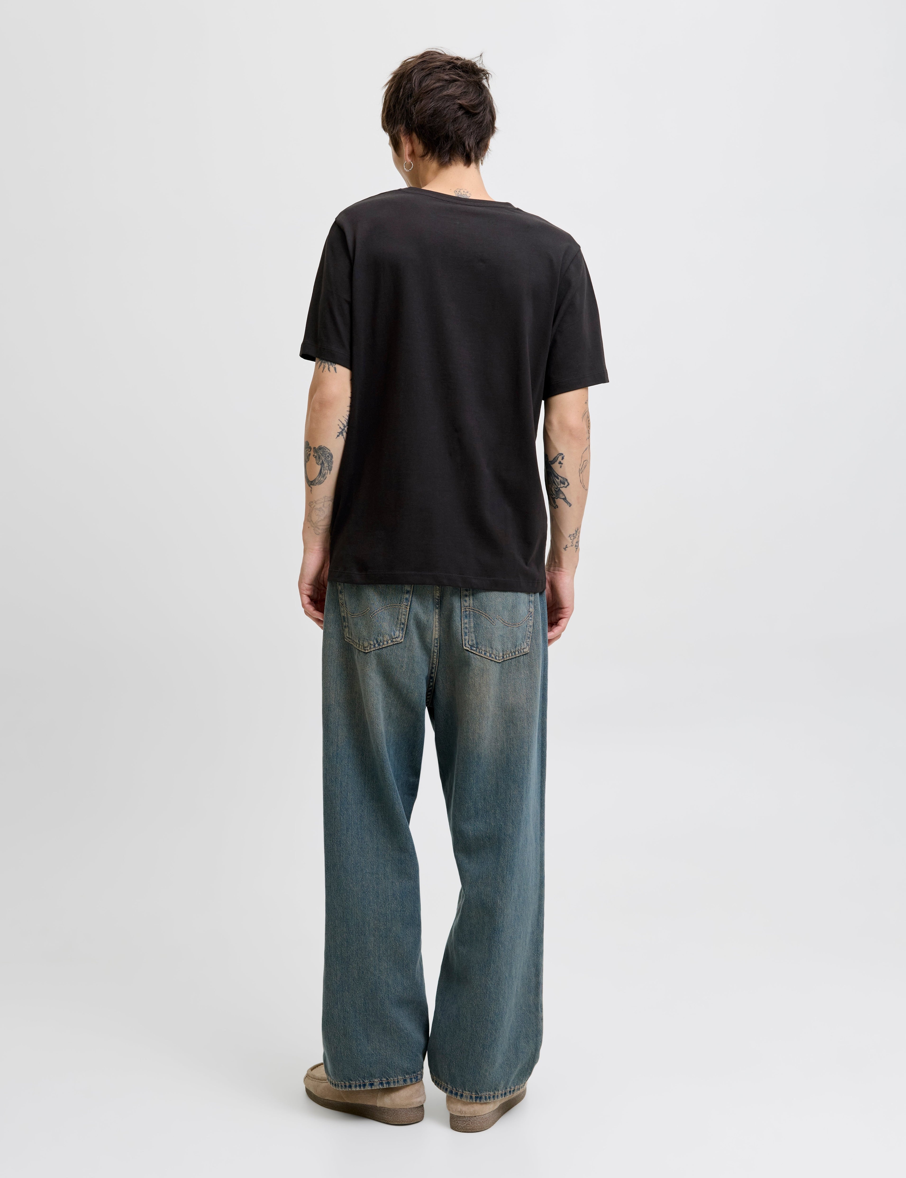 JACK & JONES JORINWOOD block branding tee in black - Image 2