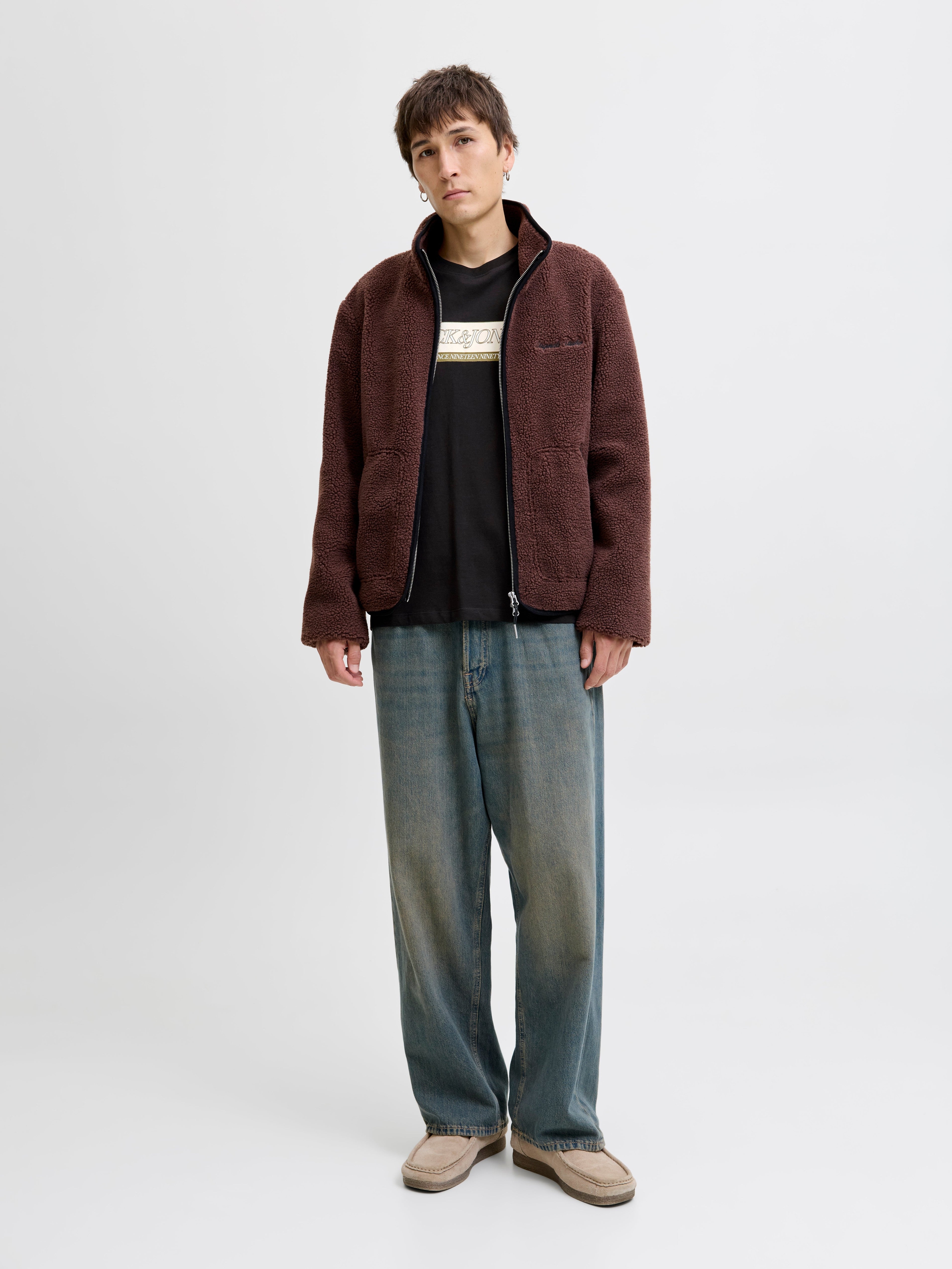 JACK & JONES JORINWOOD block branding tee in black - Image 4