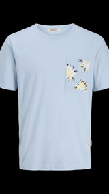 JACK & JONES JORTAVIRA aop pocket tee crew neck in skyway - Image 3