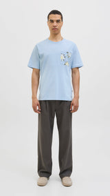 JACK & JONES JORTAVIRA aop pocket tee crew neck in skyway - Image 4