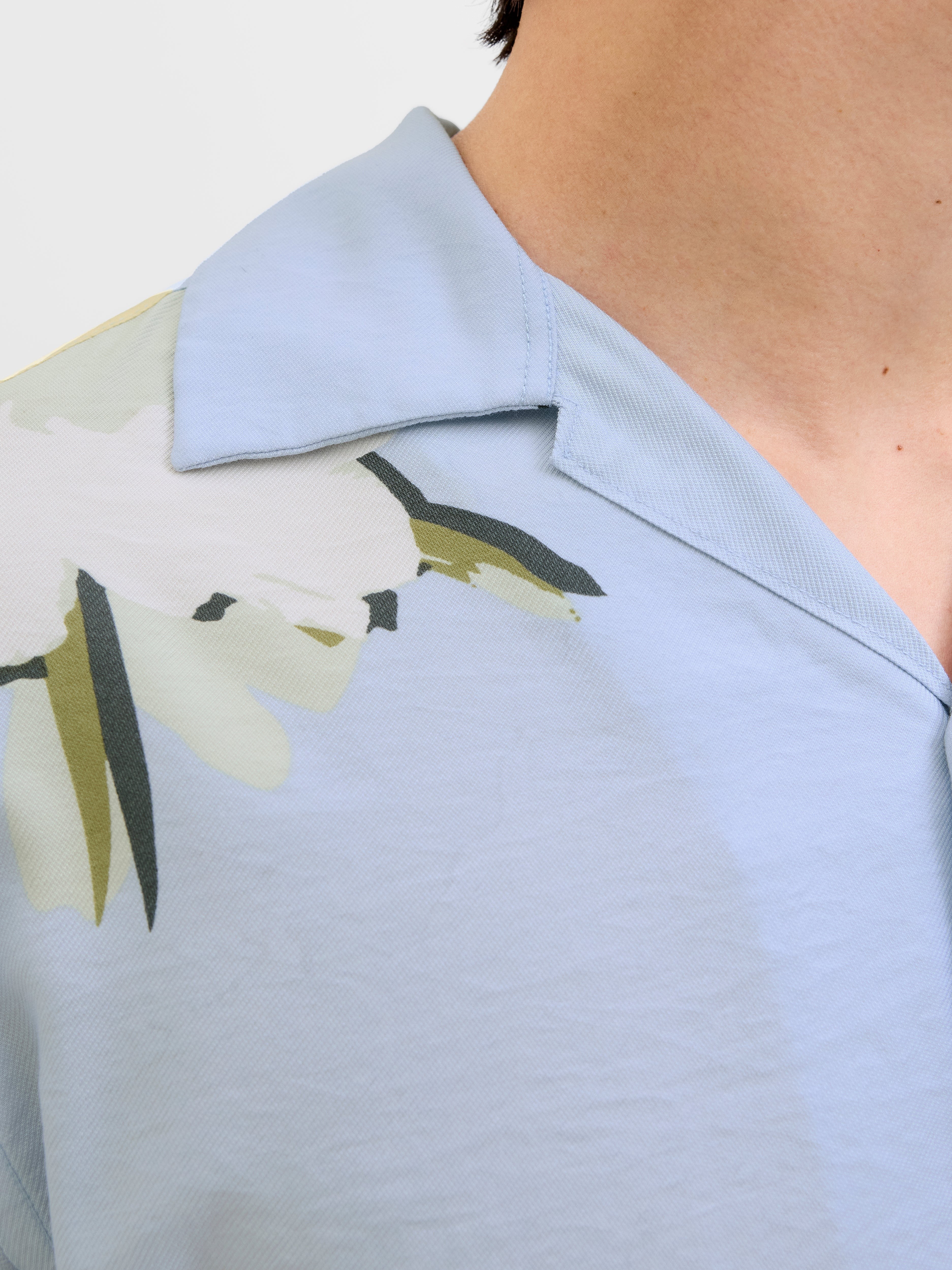 JACK & JONES JORTAVIRA marshall aop shirt in skyway - Image 5