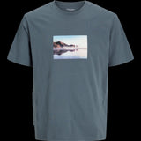 JACK & JONES JORVESTERBRO picture tee crew neck in moonbeam - Image 3