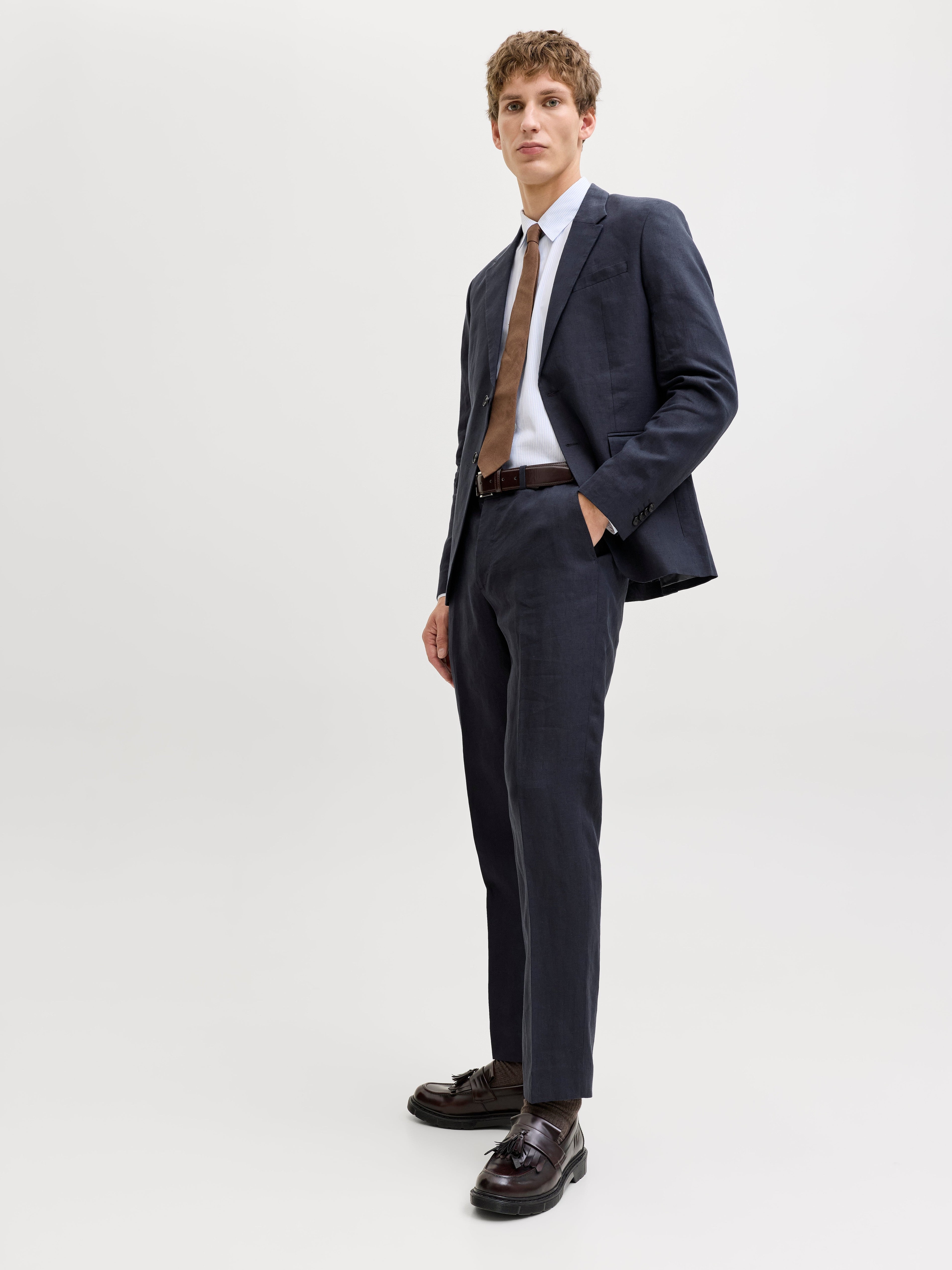 JACK & JONES JPRBLAMARTIN lawrence linen trouser in dark navy slim fit - Image 8