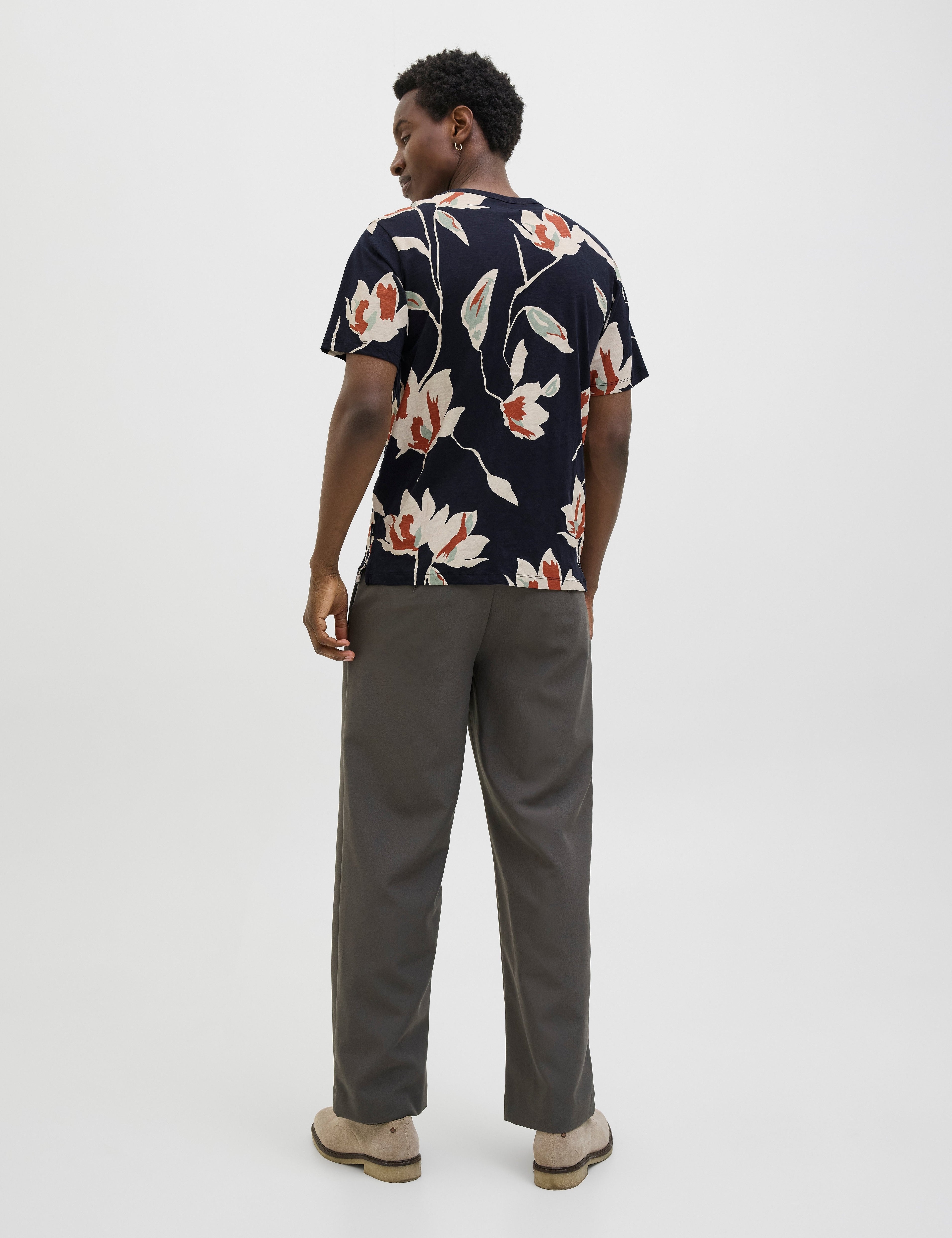 JACK & JONES JPRBLAPALERMO aop tee in night sky - Image 2