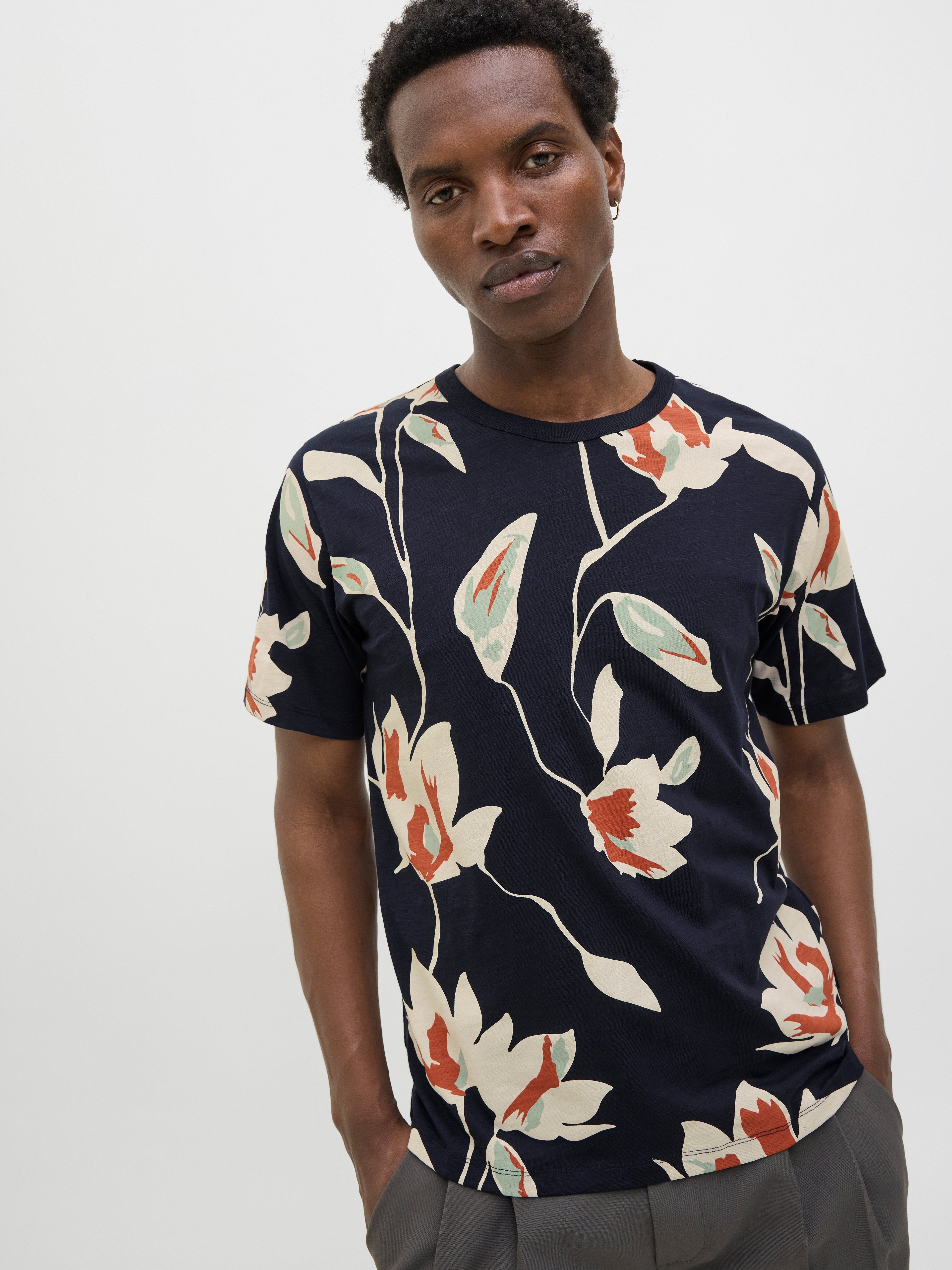 JACK & JONES JPRBLAPALERMO aop tee in night sky - Image 7