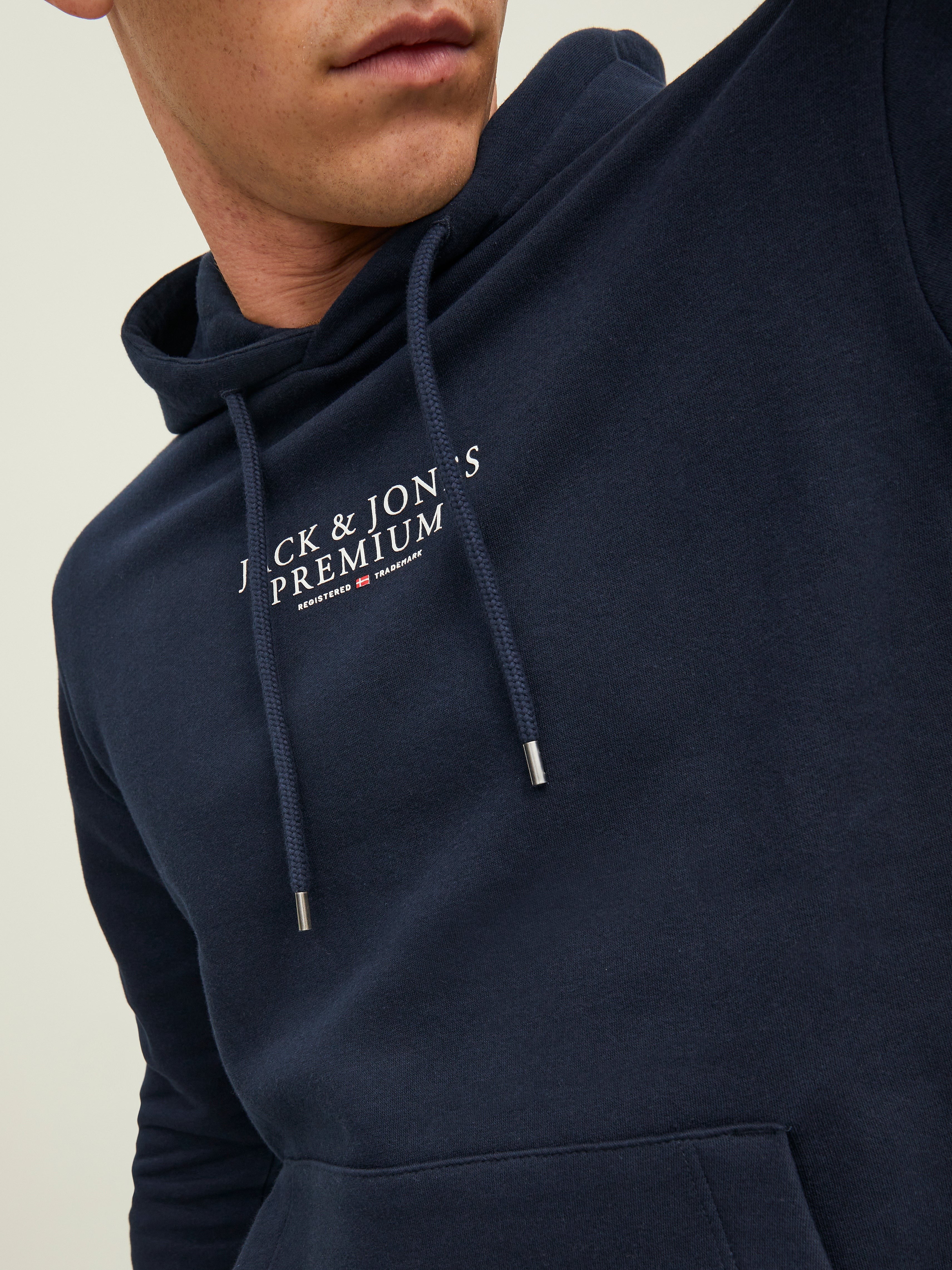 JACK & JONES JPRBLUARCHIE sweat hood in navy blazer - Image 6