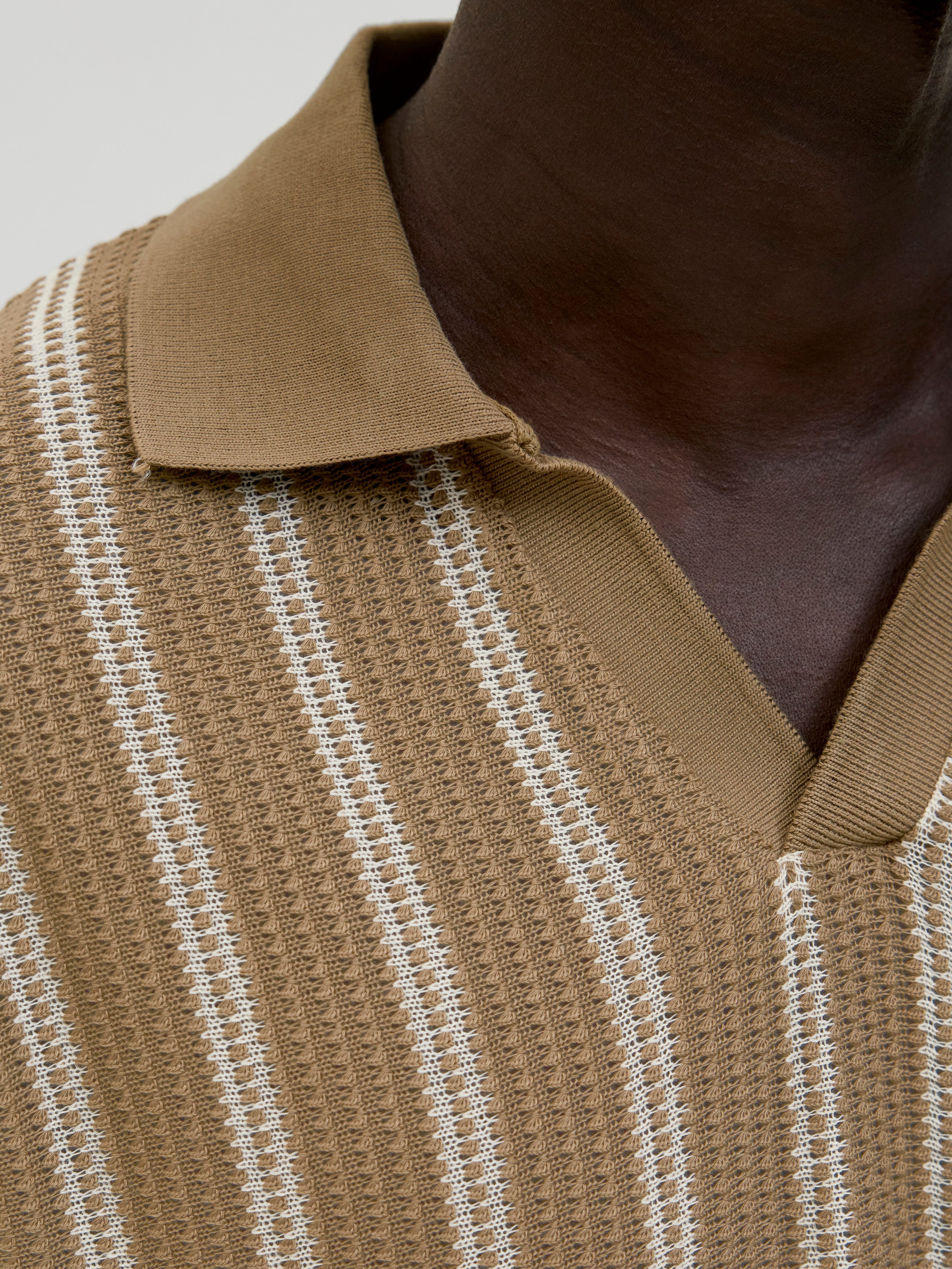 JACK & JONES JPRBLUHARRY split neck polo in elmwood - Image 6