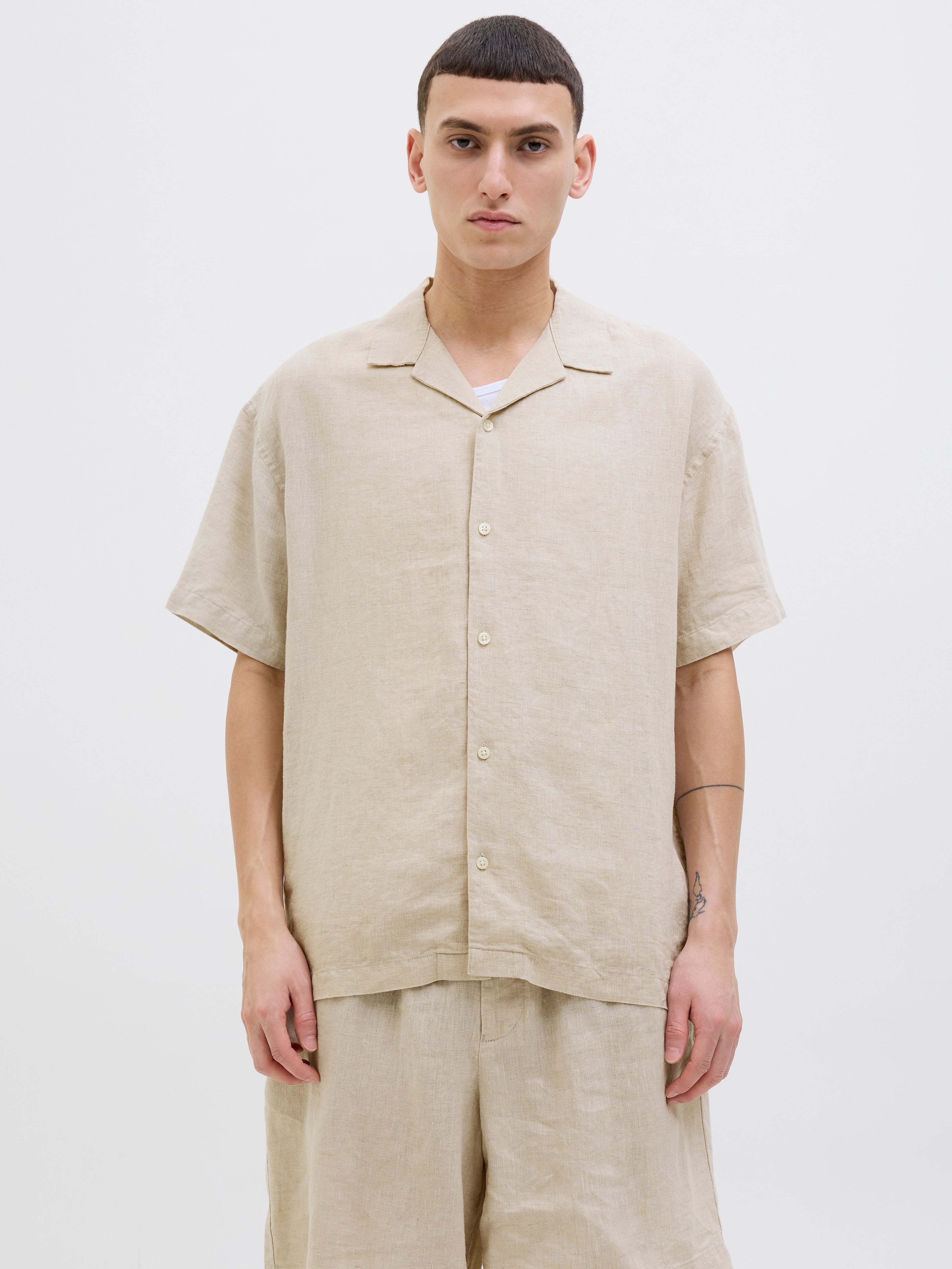 JACK & JONES JPRCCLAWRENCE linen resort shirt in silver lining - Image 1