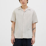 JACK & JONES JPRCCMONTANA dobby resort shirt in silver lining - Image 1