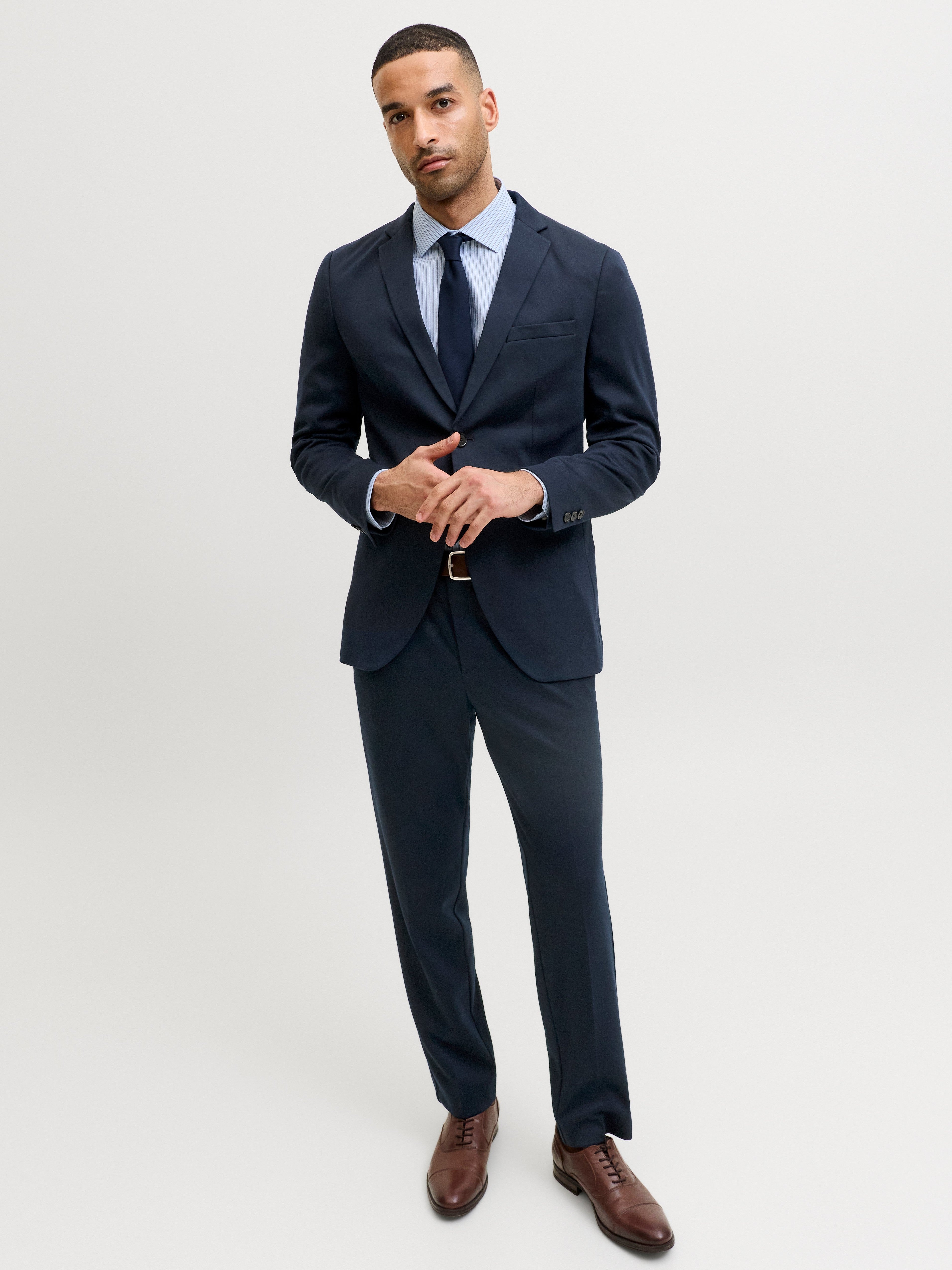 JACK & JONES JPRJAXON jersey trouser in dark navy - Image 8