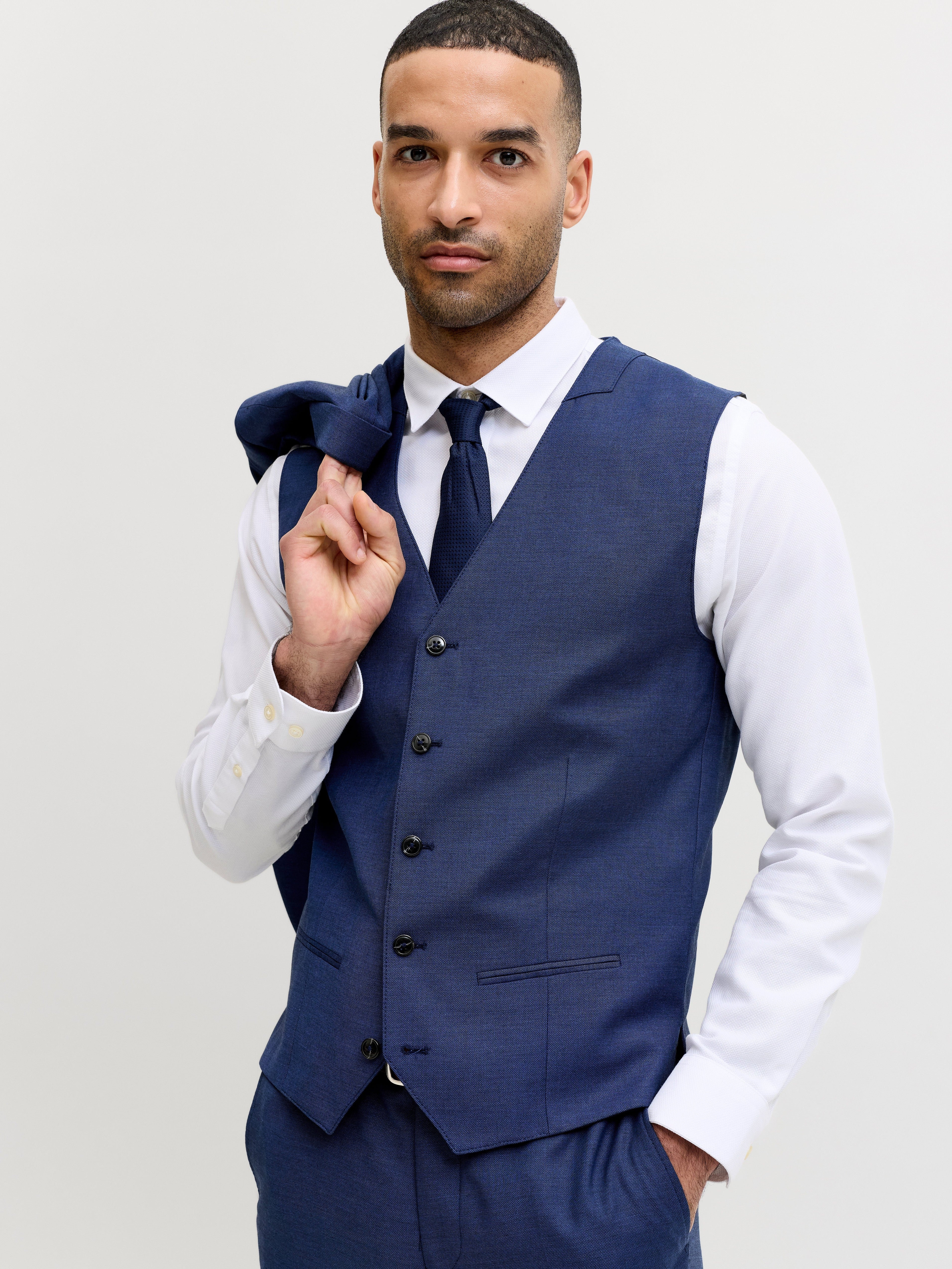 JACK & JONES JPRSOLARIS waistcoat in medieval blue - Image 8