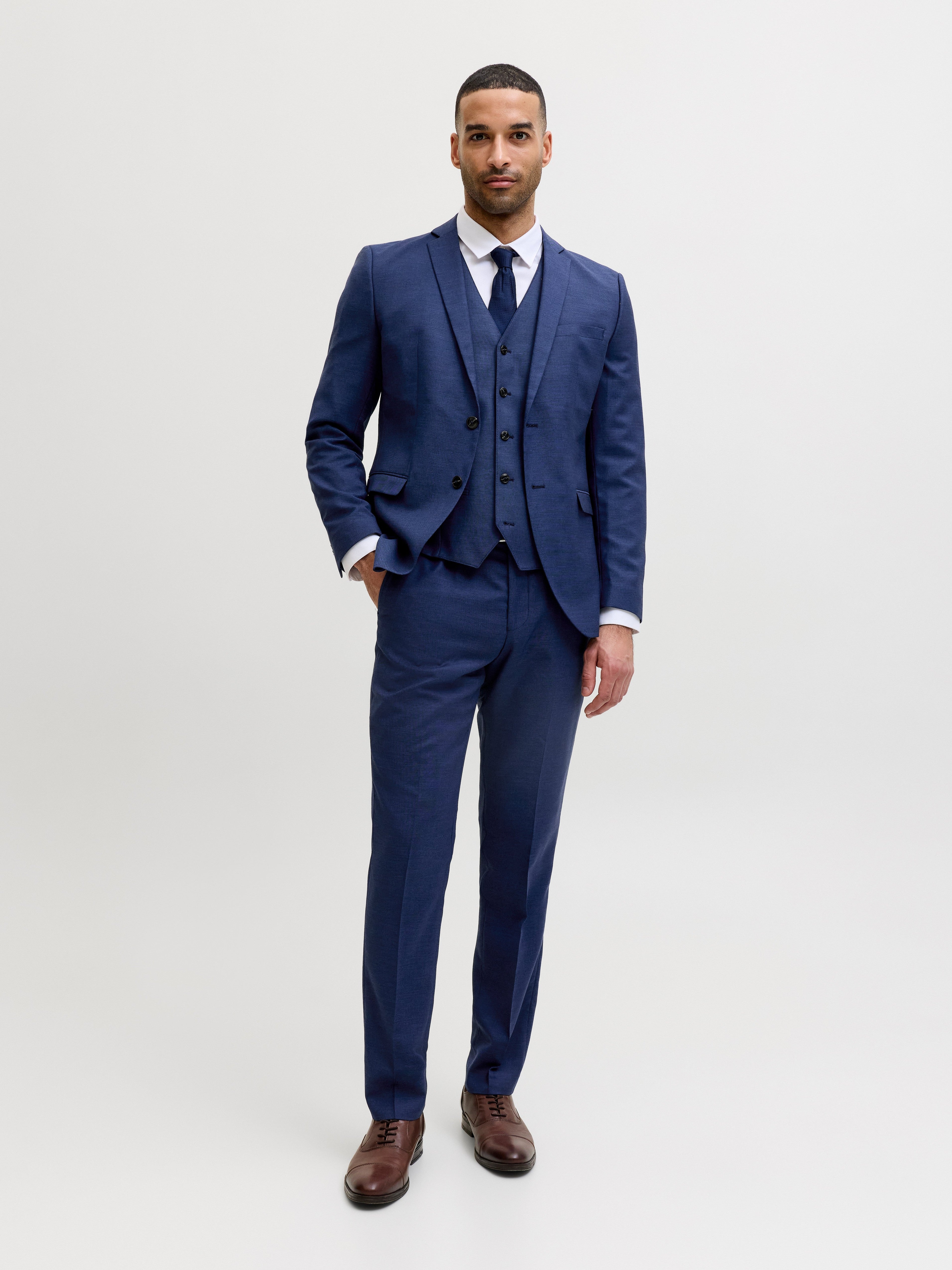 JACK & JONES JPRSOLARIS waistcoat in medieval blue - Image 5