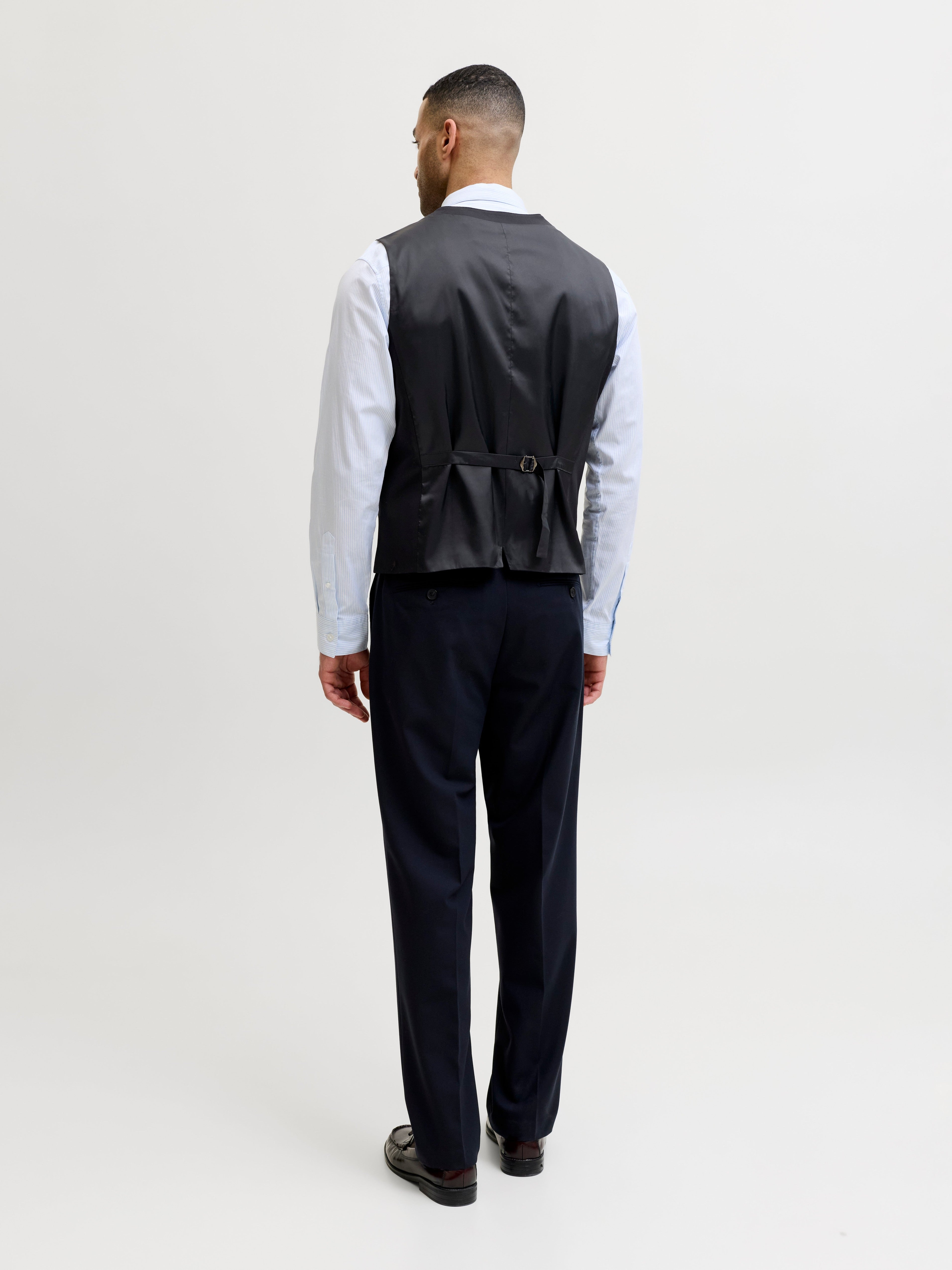JACK & JONES JPRTHEO waistcoat in dark navy - Image 2