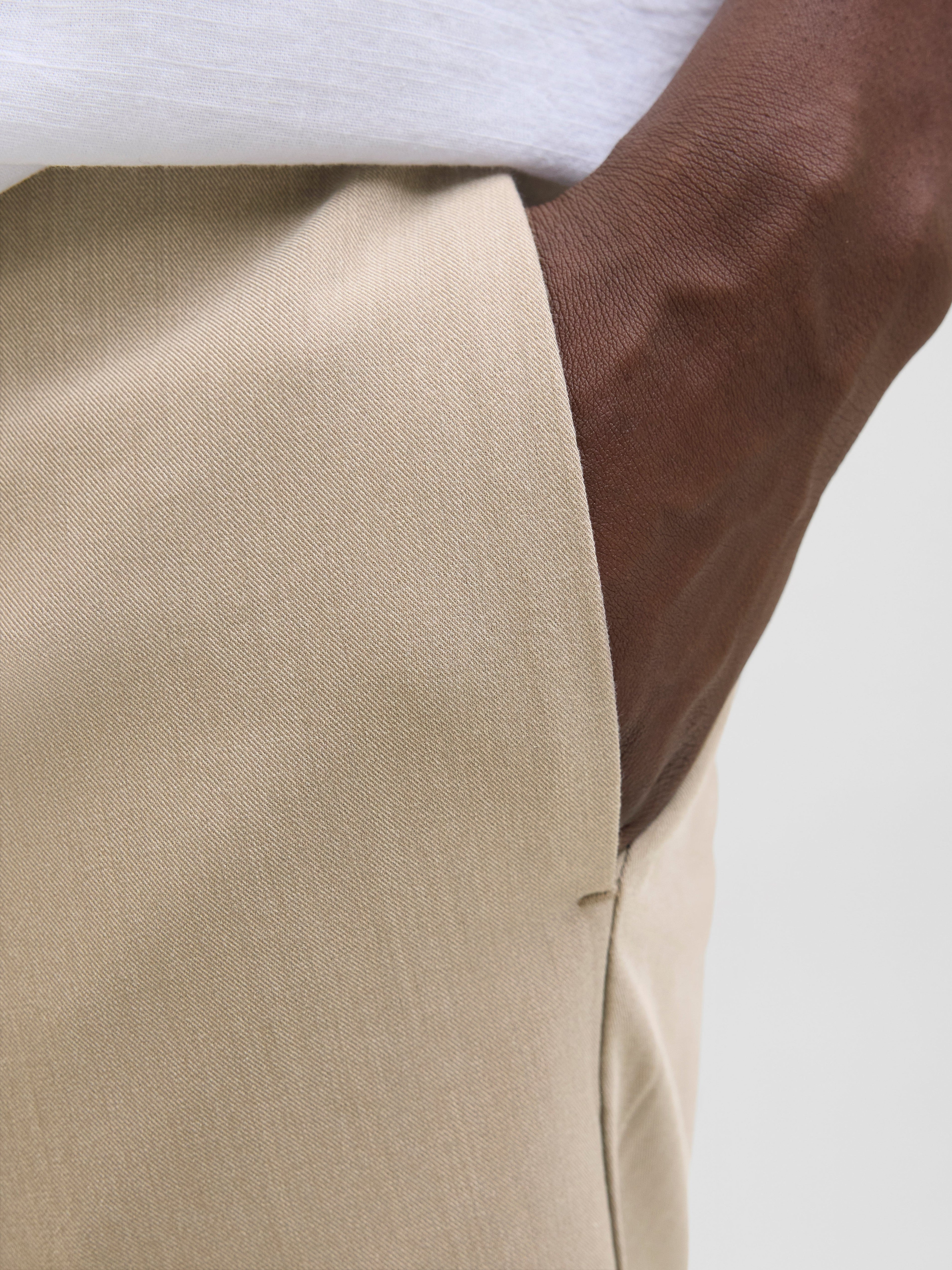 JACK & JONES JPSTACE leo chino shorts in plaza taupe - Image 7