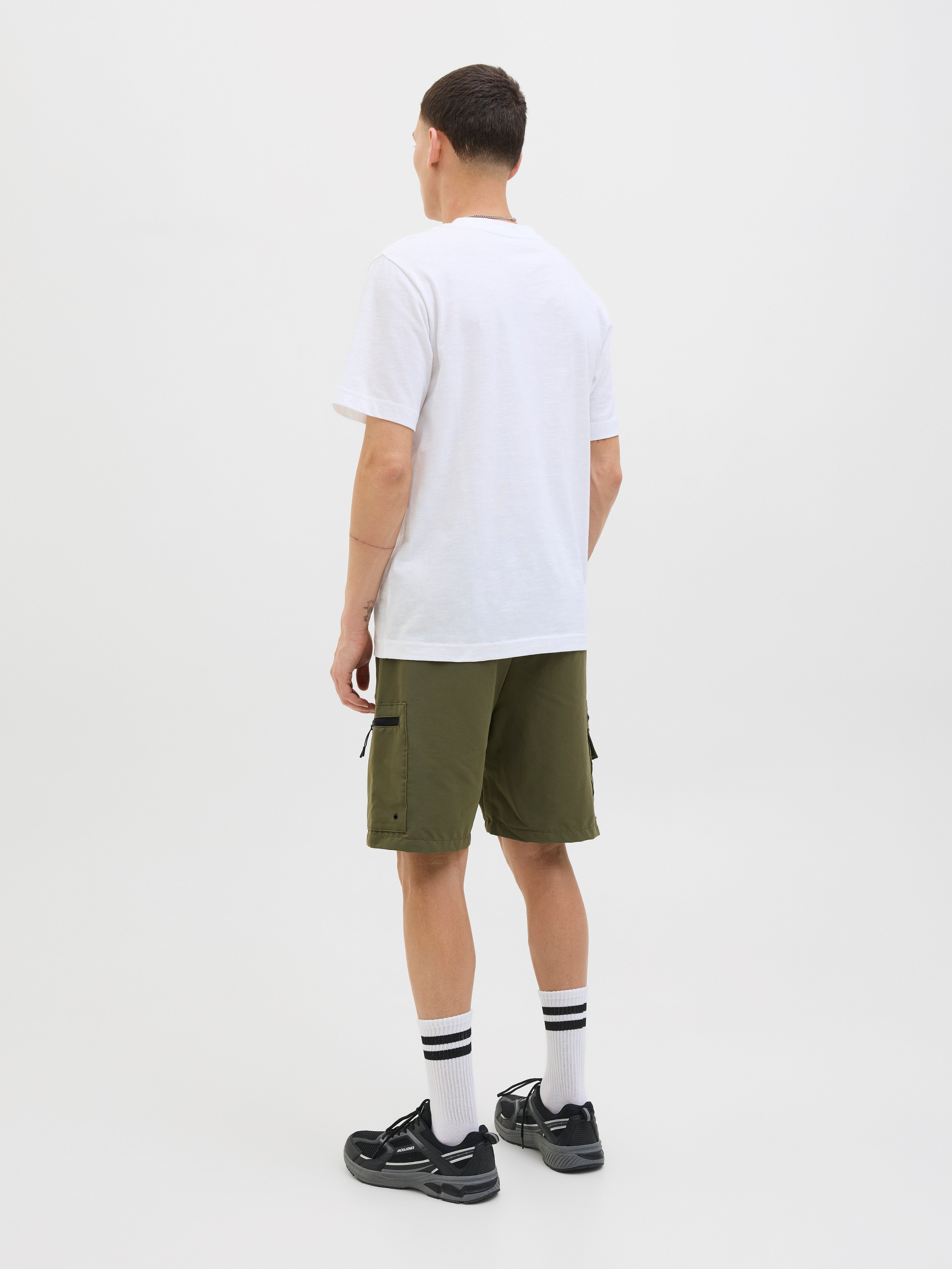JACK & JONES JPSTJAIDEN marcher cargo shorts in castlerock - Image 2