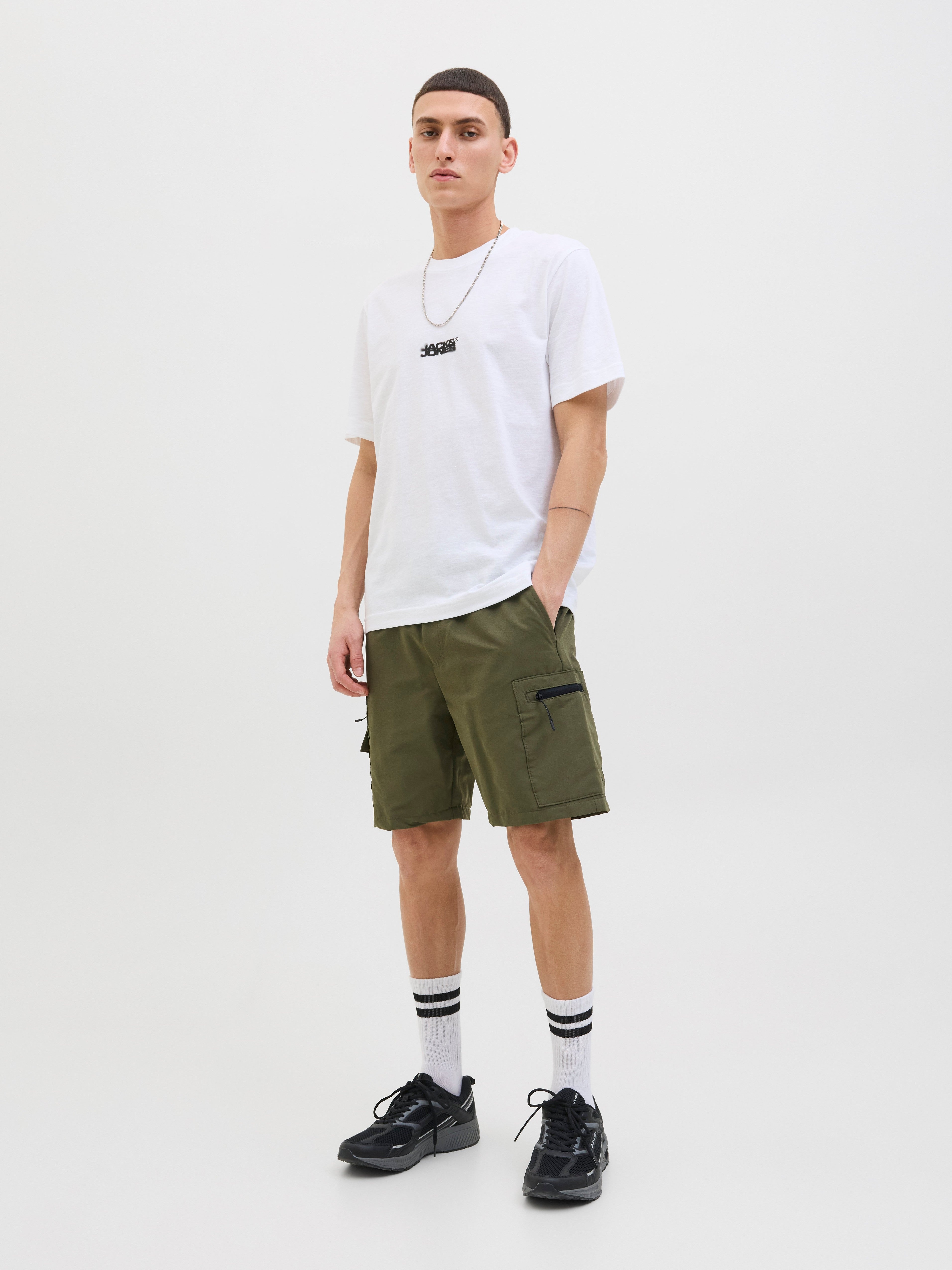 JACK & JONES JPSTJAIDEN marcher cargo shorts in castlerock - Image 5