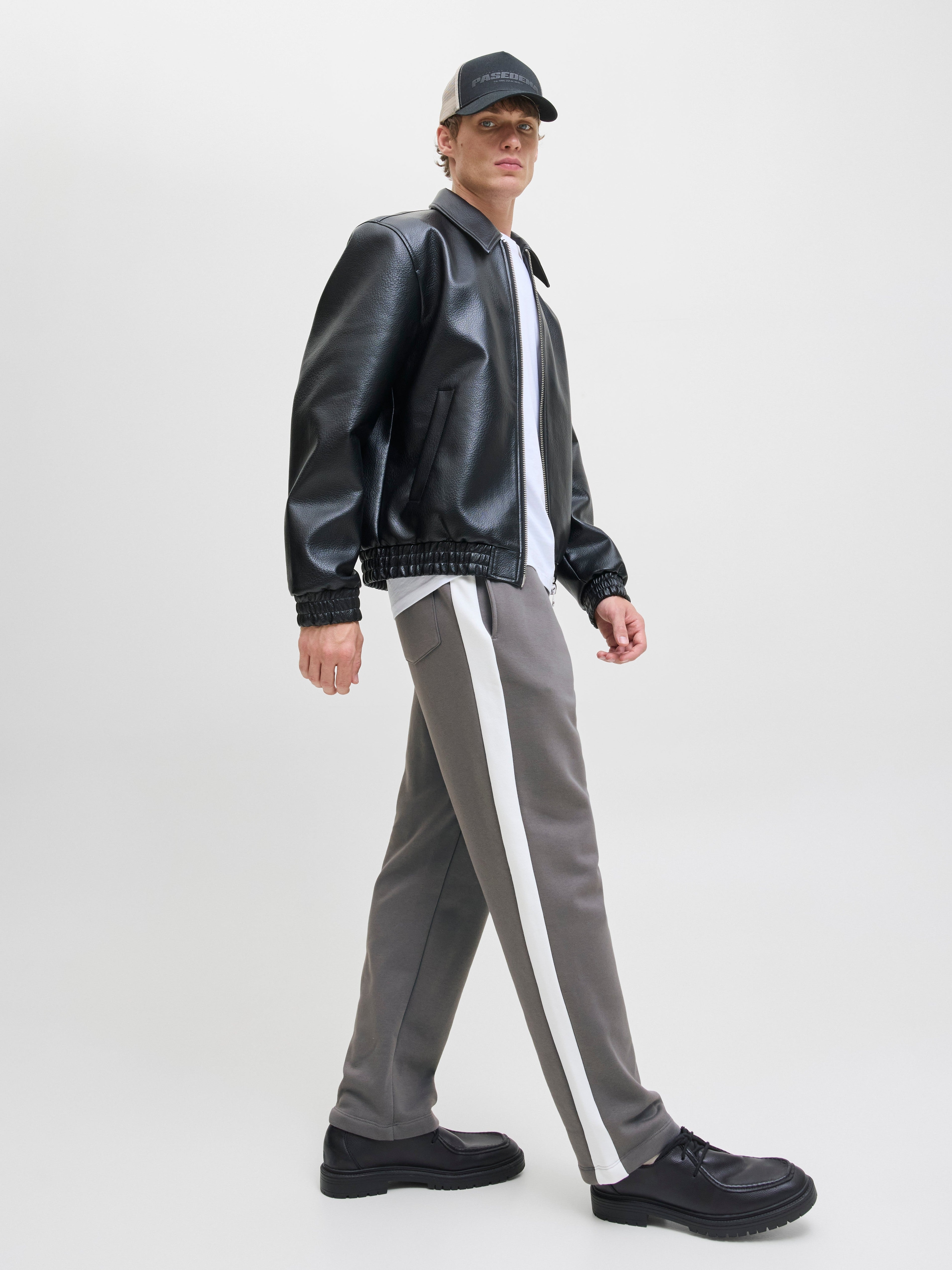 JACK & JONES JPSTKARL caspar sweat pants in castlerock - Image 8