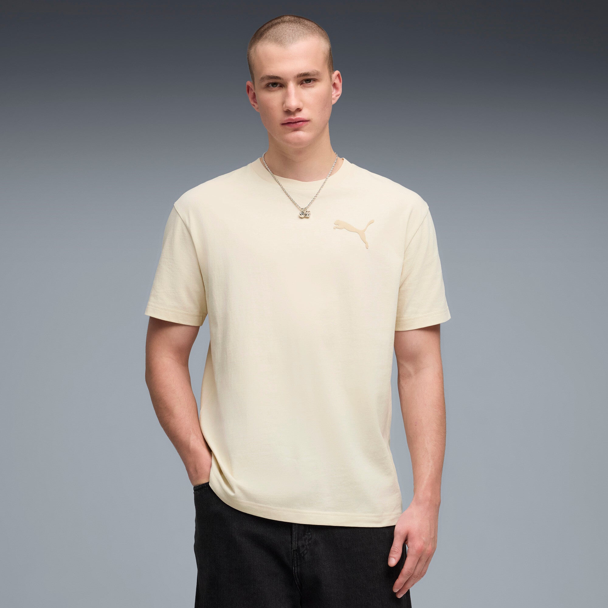 PUMA essentials elevated cat logo relaxed tee men in alpine snow