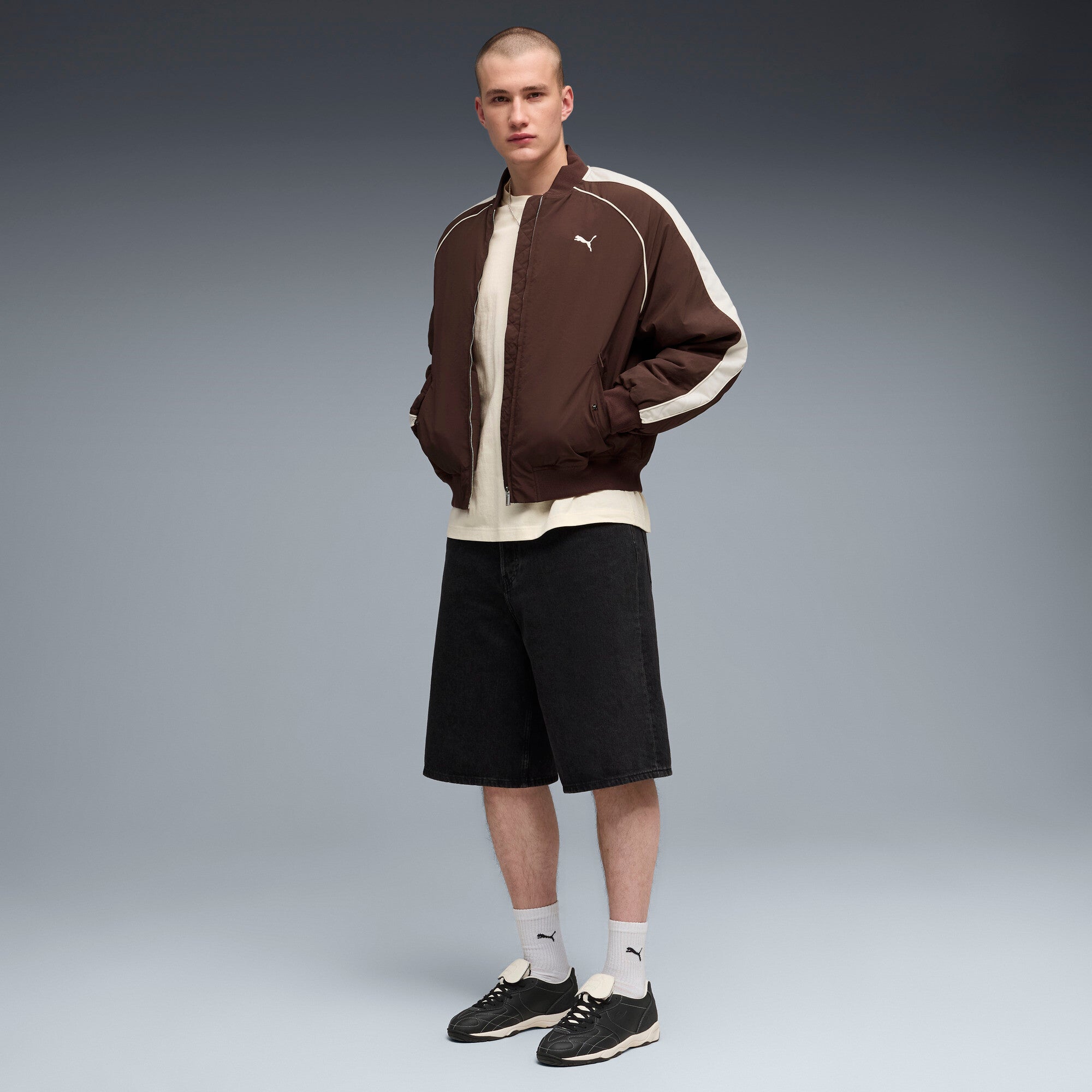 PUMA essentials elevated cat logo relaxed tee men in alpine snow