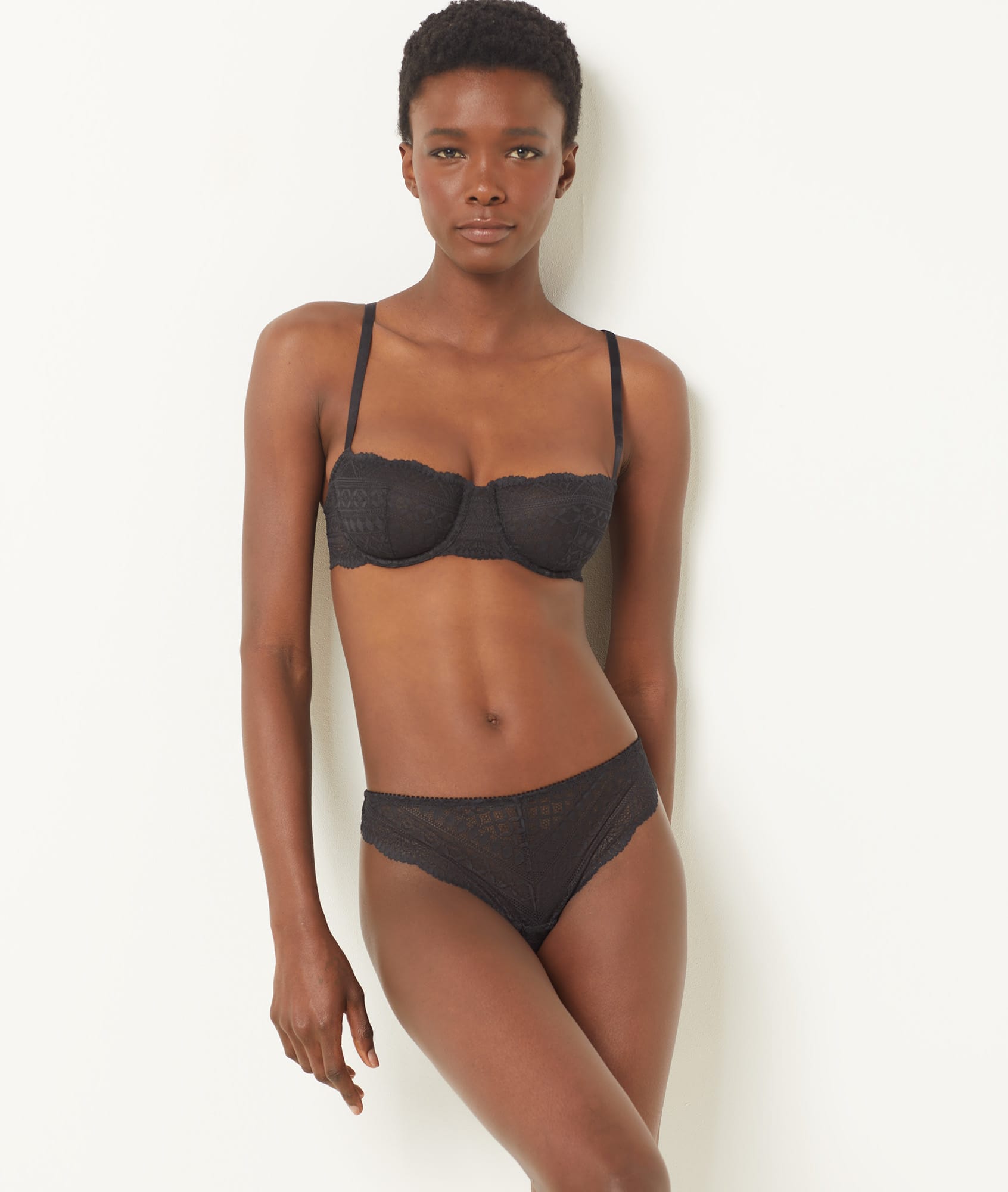 Etam idole tanga in black