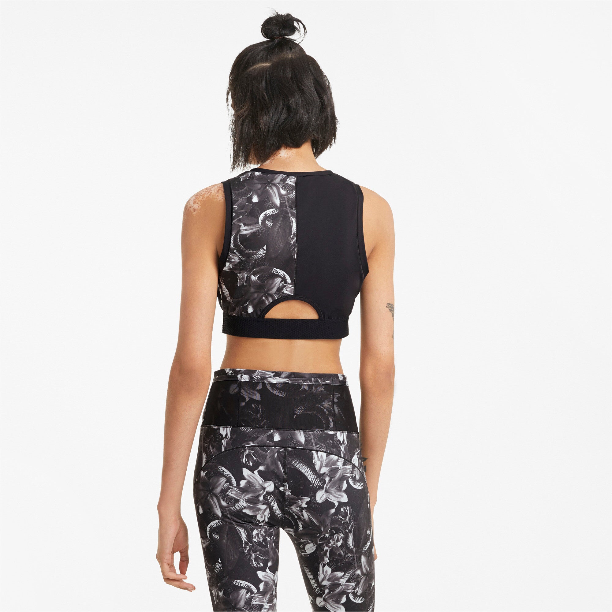 Puma training untmd cropped tank top in black - Model Shot 02