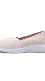 Puma adelina slip-on trainers in black - Side View 01