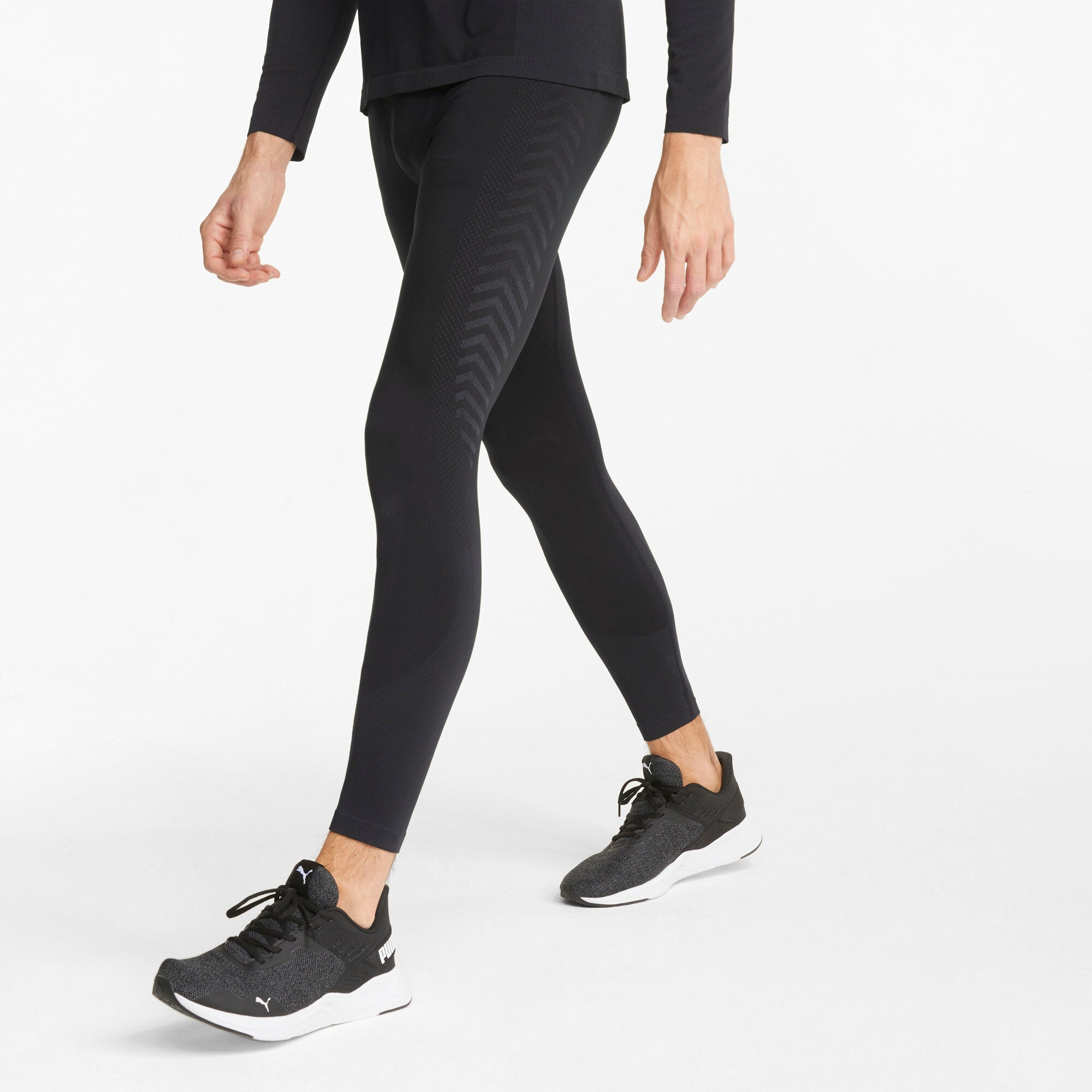 Puma training formknit seamless long tights in black - Model Shot 01