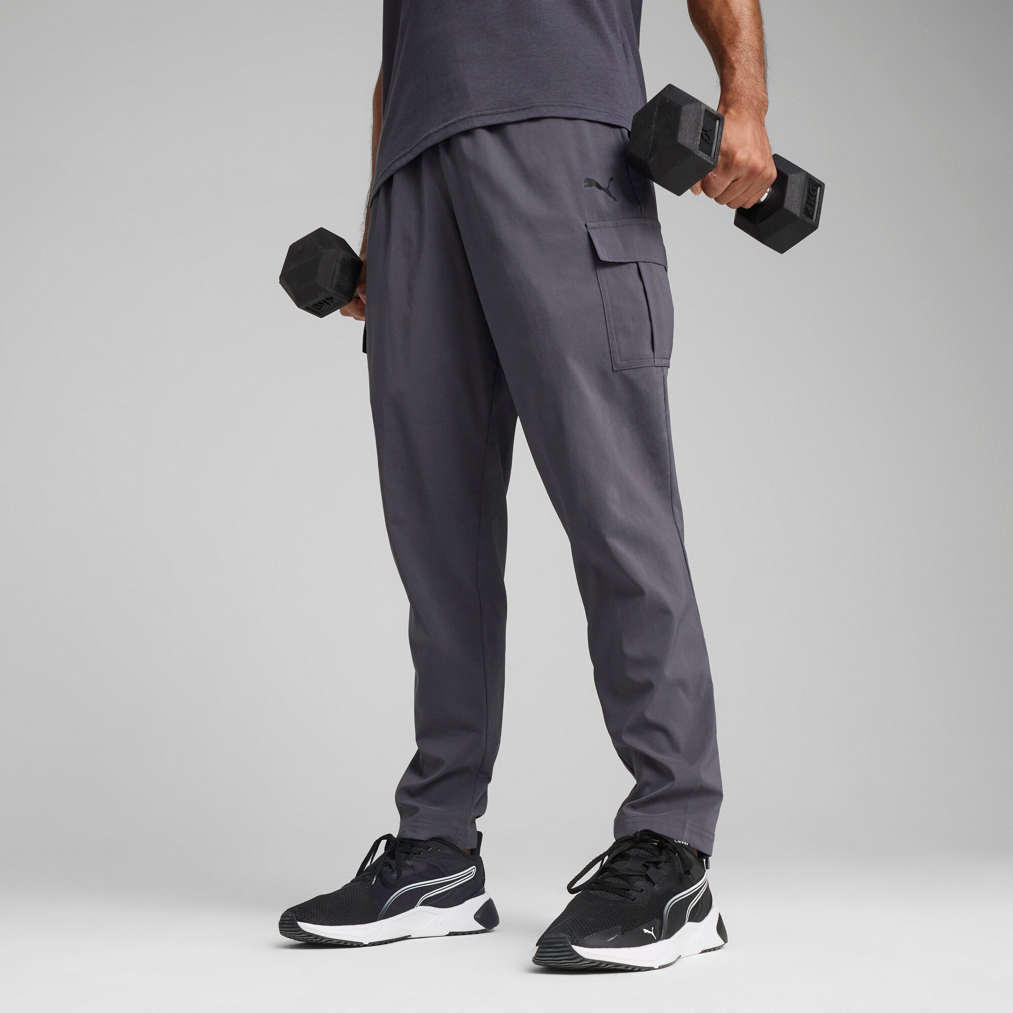 Puma tad tech woven cargo in galactic gray - Model Shot 01