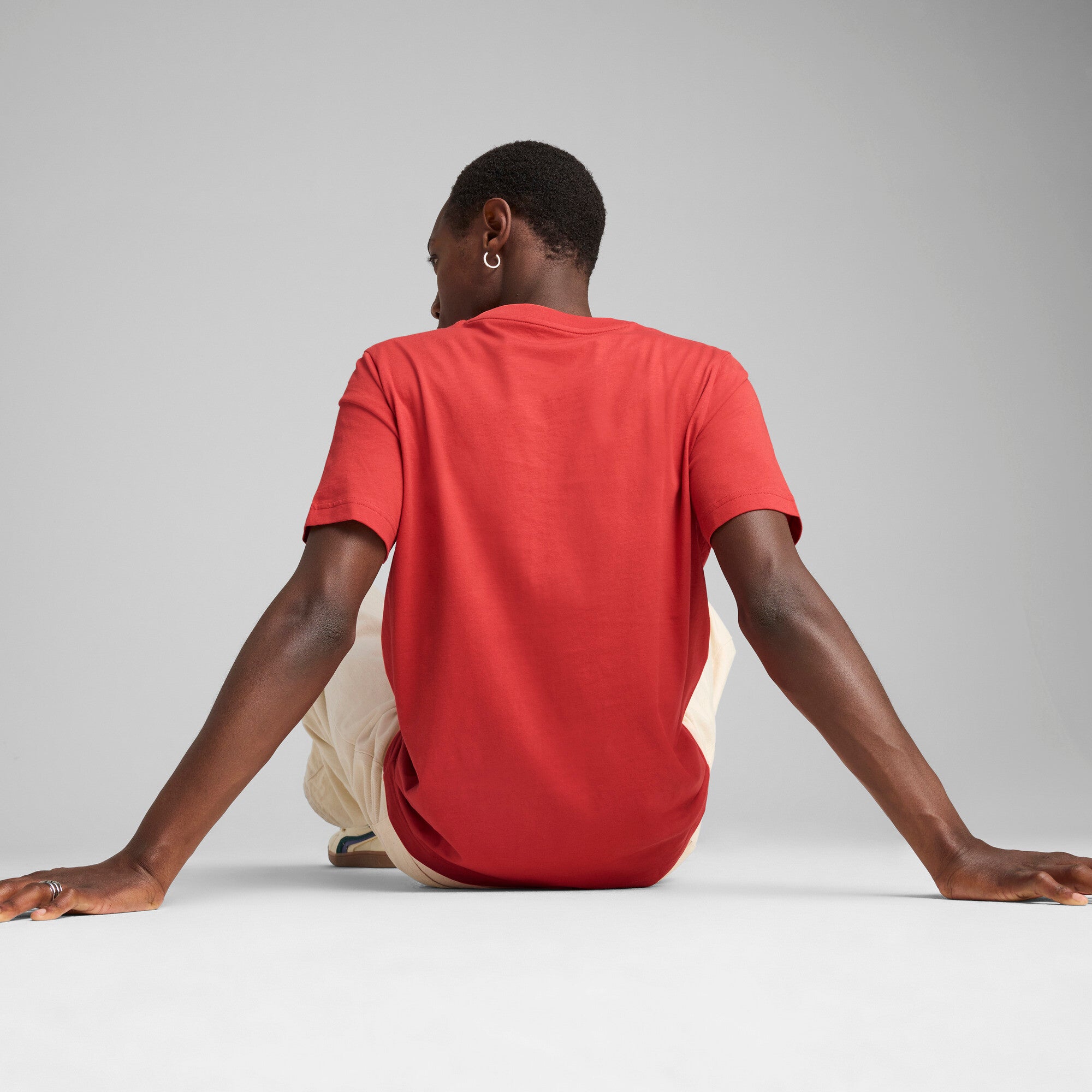 Puma graphics no.1 logo tee in red fire - Model Shot 02