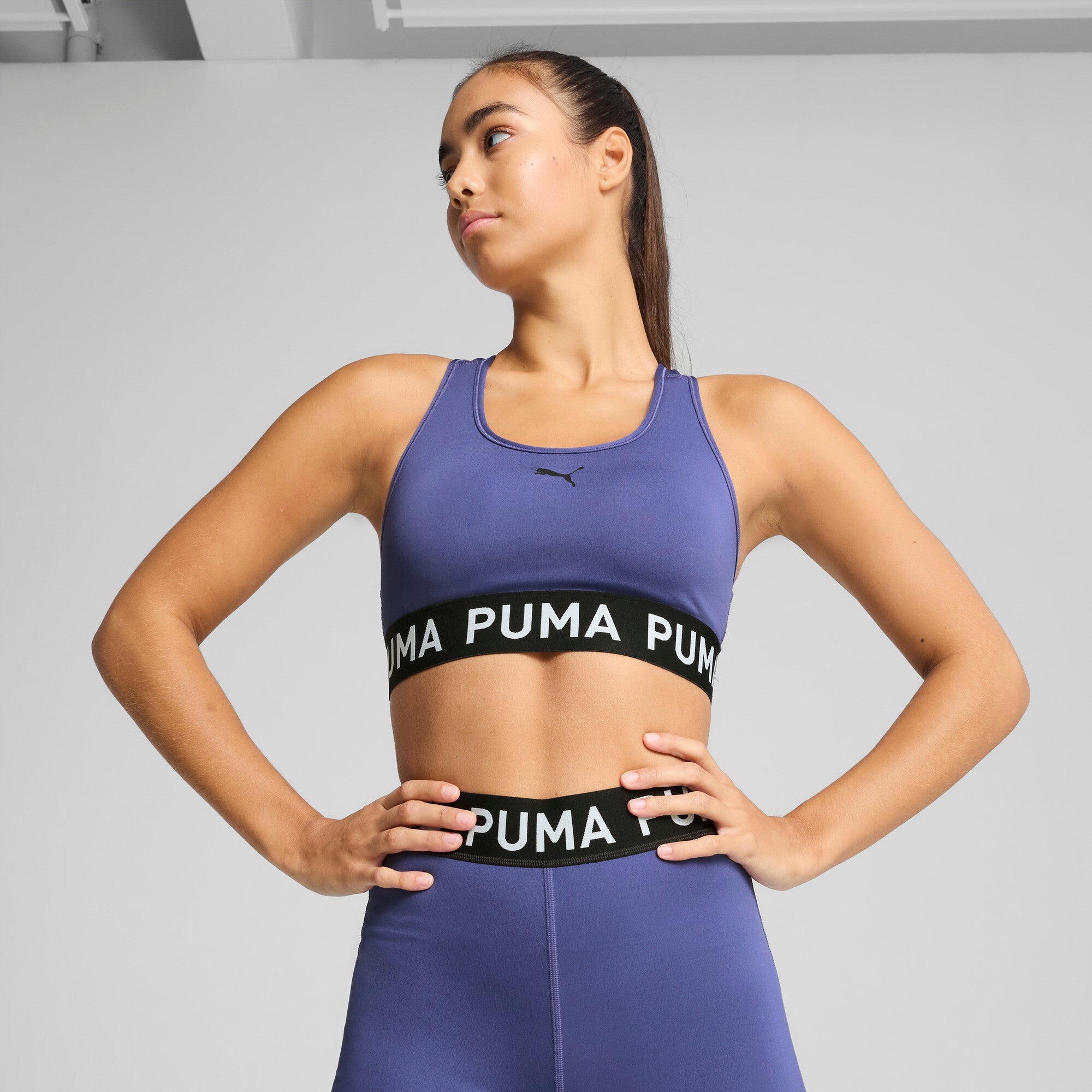 Puma 4keeps elastic bra in blue crystal - Model Shot 01