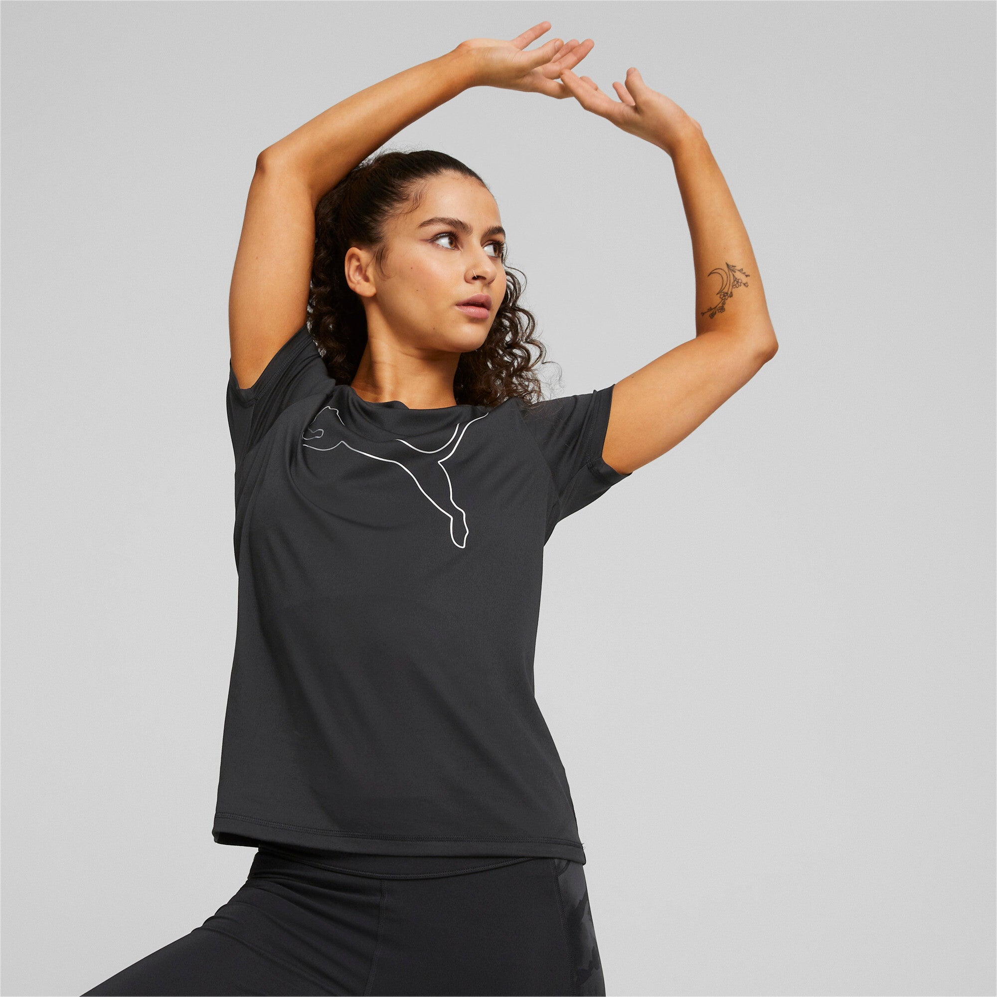 Puma training favourite jersey cat tee in black - Model Shot 01