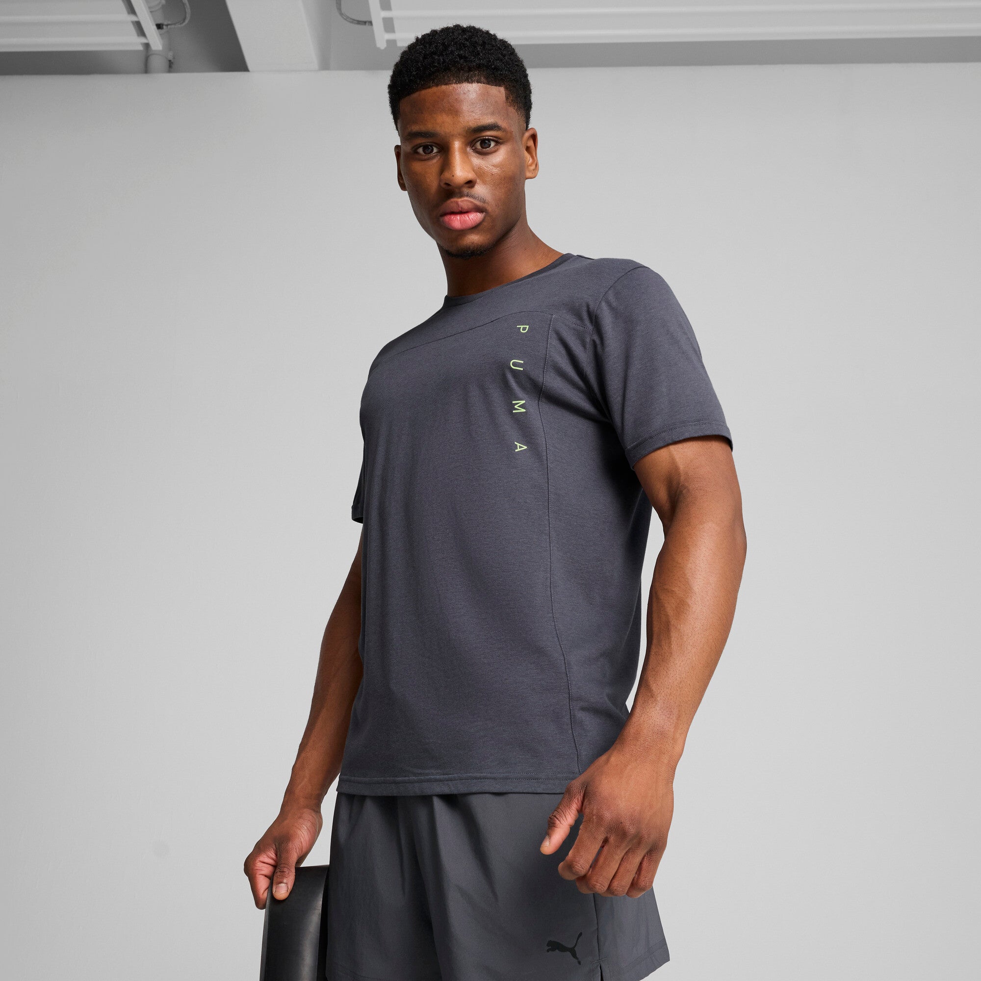 Puma tad tech triblend tee in galactic gray - Model Shot 01
