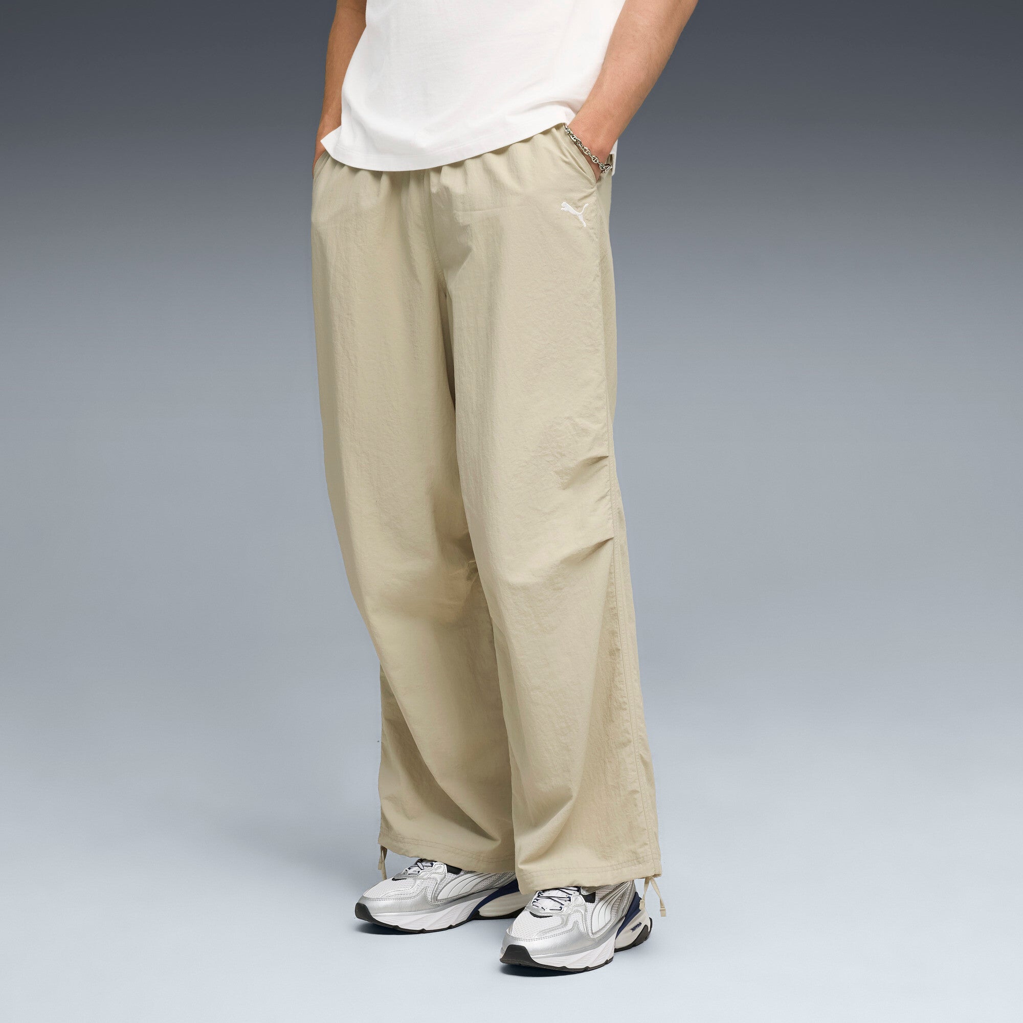 PUMA wardrobe essentials oversized parachute pants men in pebble gray