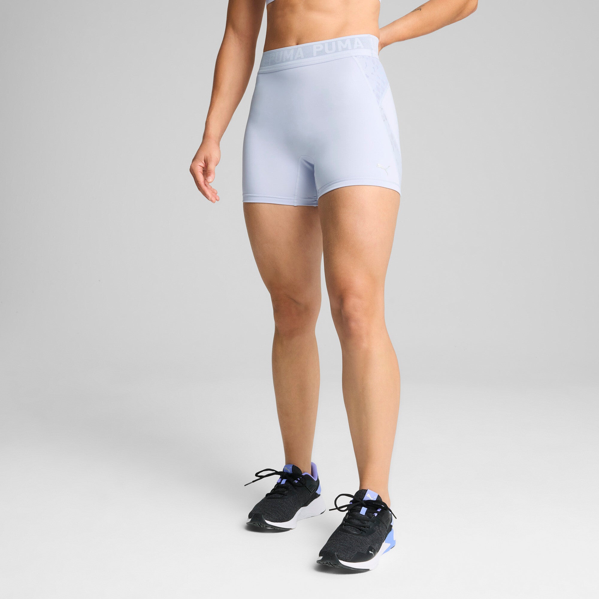 Puma lace high-waisted 5" short tights in cool weather - Model Shot 01