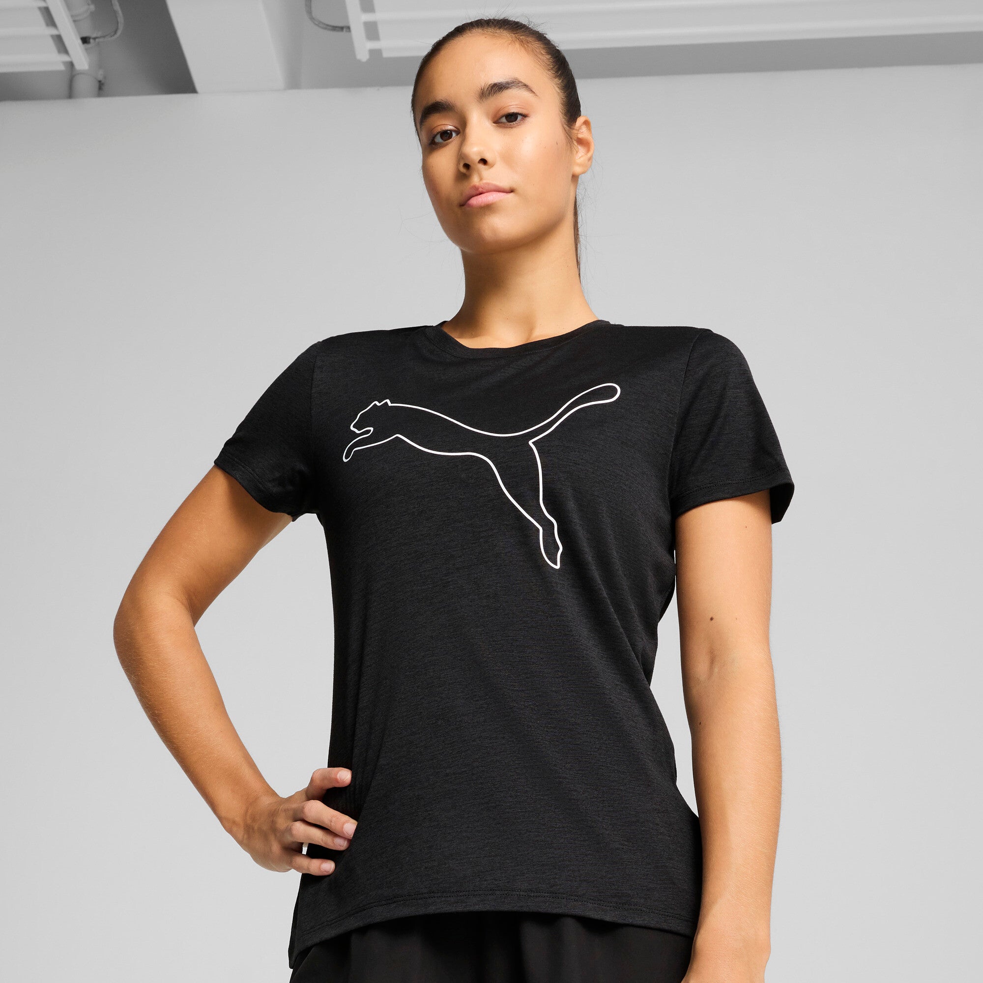 Puma tad essentials heather logo tee in black heather - Model Shot 01