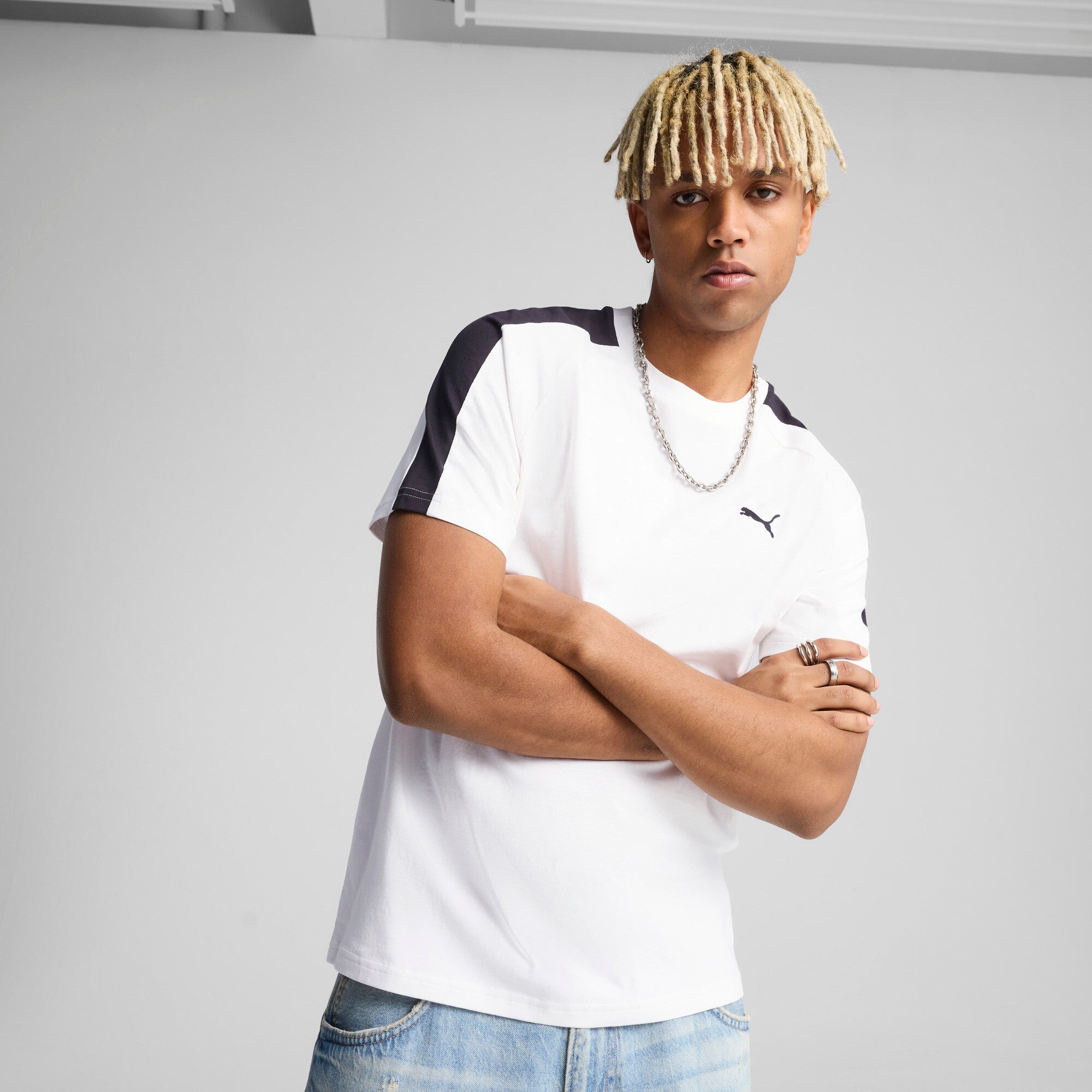 Puma T7 tee in white - Model Shot 01