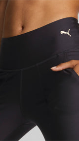 Puma training fit eversculpt joggers in black - Model Shot 02
