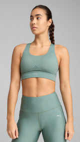 Puma pwrbreathe run bra in green moon - Model Shot 01