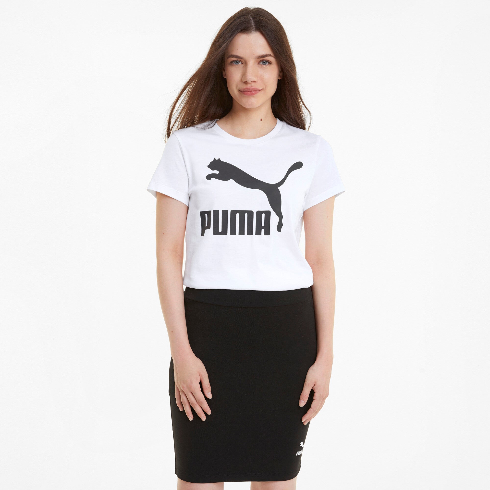Puma classics logo tee in black - Model Shot 01