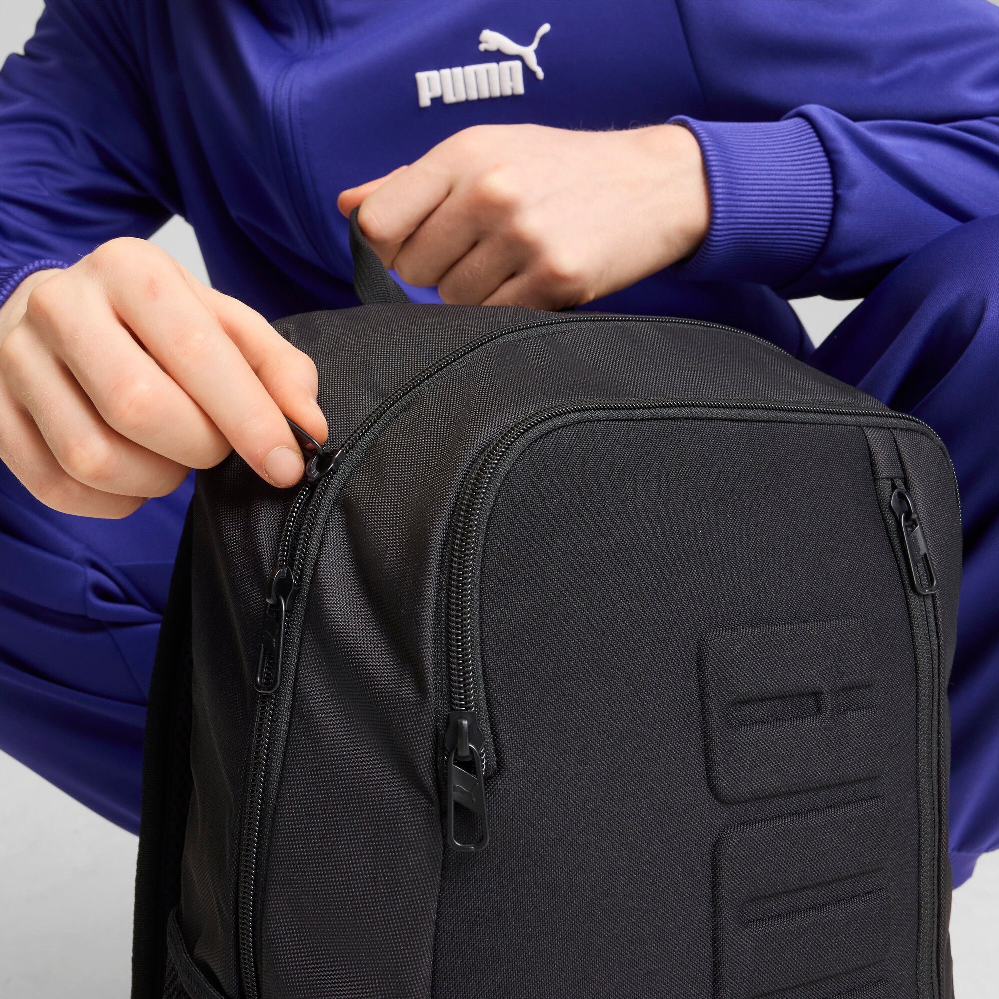 Puma S backpack blacks in black - Model Shot 02